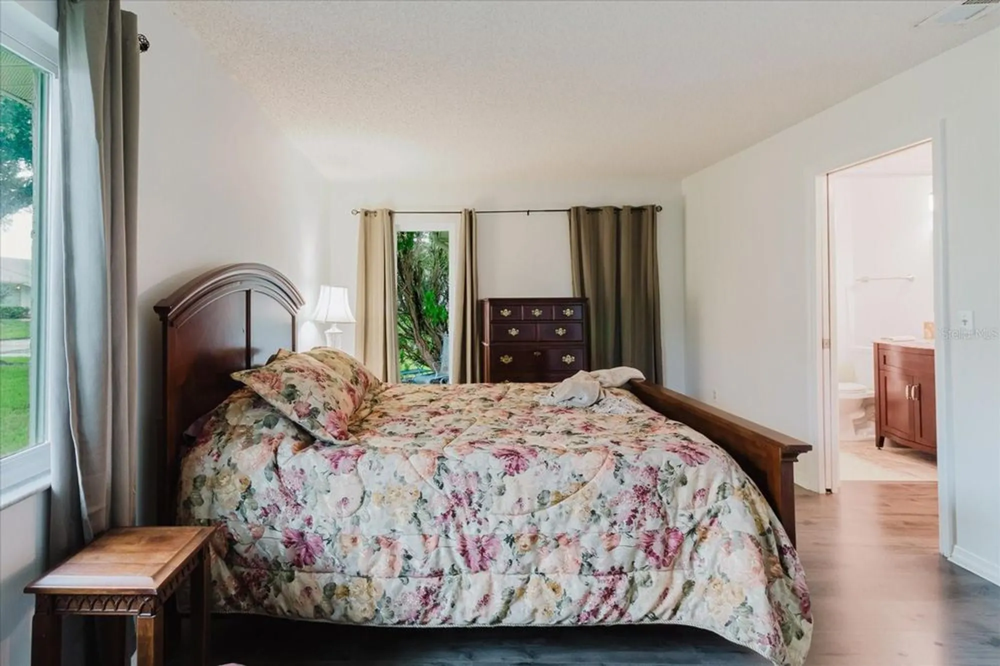 Property Slideshow image 33 of 63 | 2209 grenadier dr, Sun City Center, FL, 33573