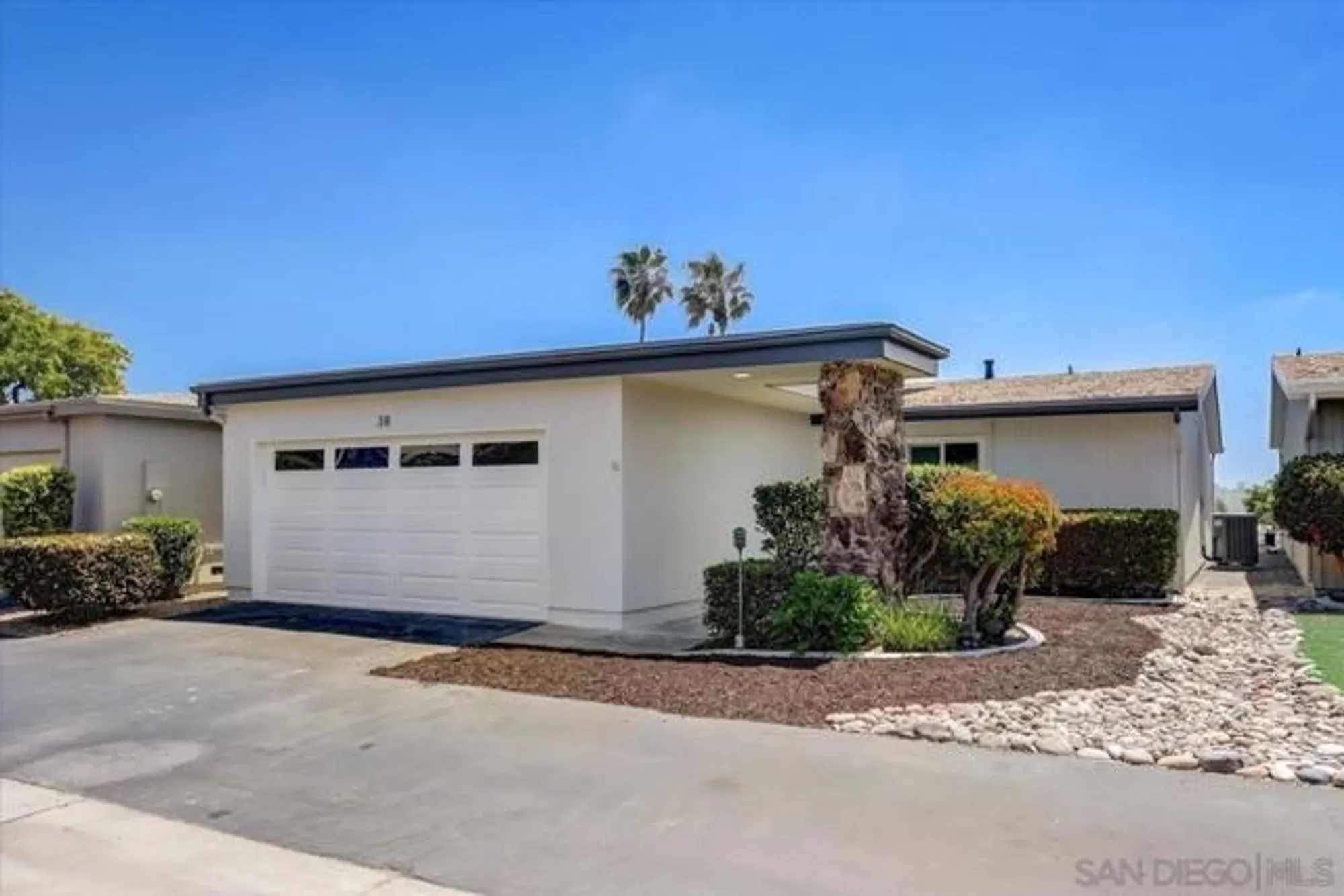Property Slideshow image 3 of 43 | 3808 vista campana 38, Oceanside, CA, 92057