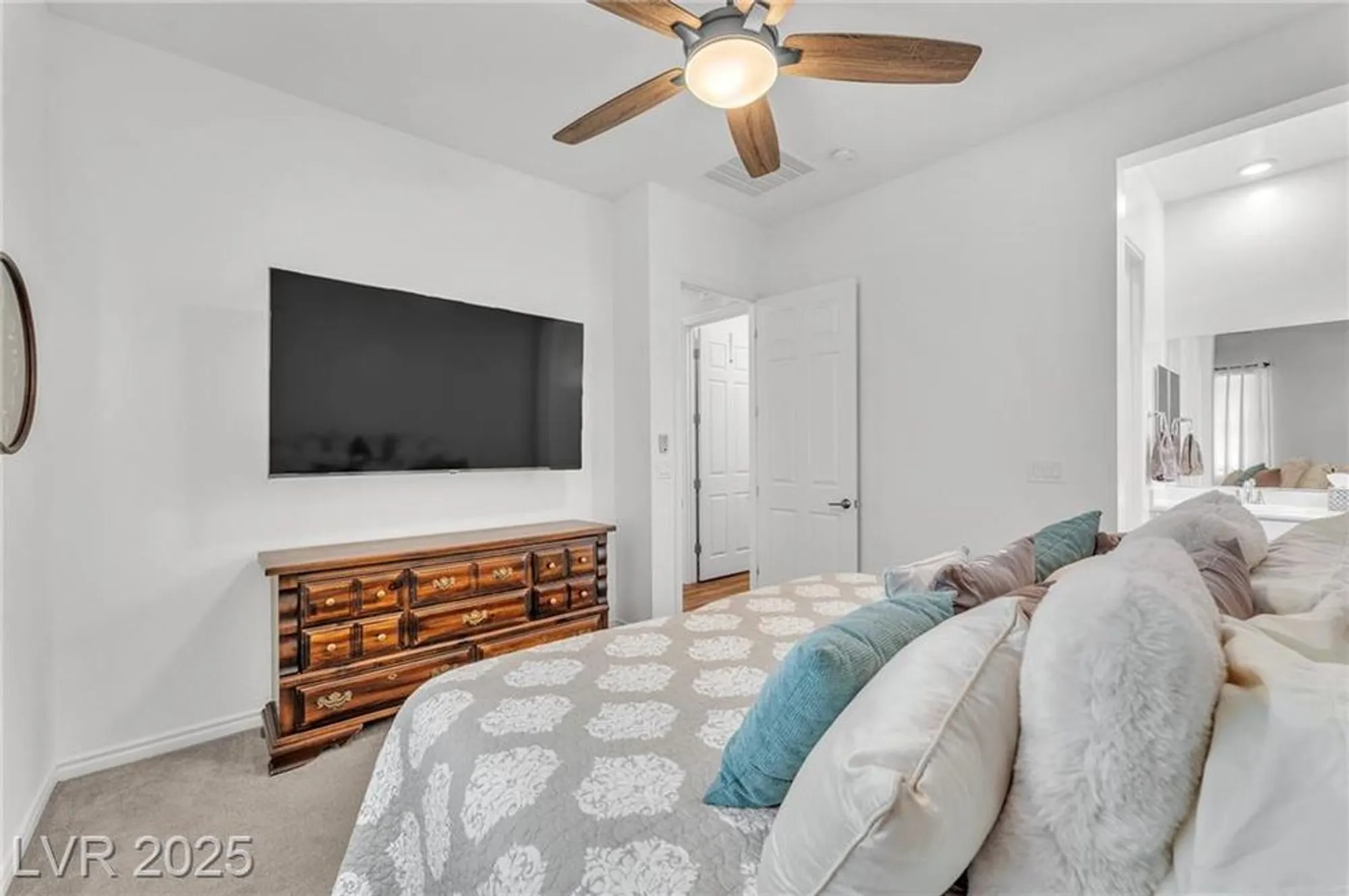 Property Slideshow image 10 of 32 | 771 cactus crossing st, Henderson, NV, 89011