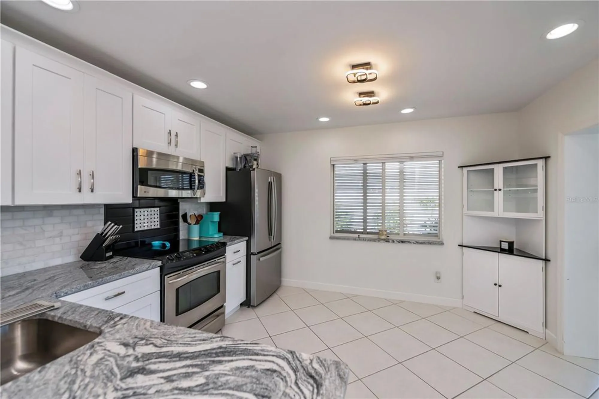 Property Slideshow image 23 of 59 | 262 cerromar way 53, Venice, FL, 34293