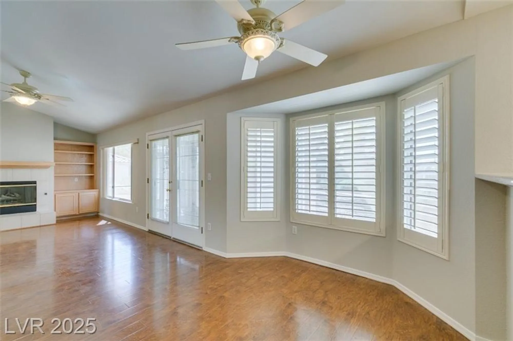 Property Slideshow image 16 of 31 | 10009 netherton dr, Las Vegas, NV, 89134