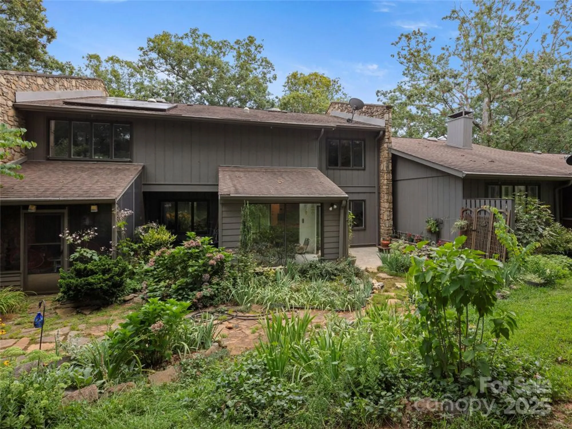 Property Slideshow image 24 of 27 | 102 crowfields dr, Asheville, NC, 28803