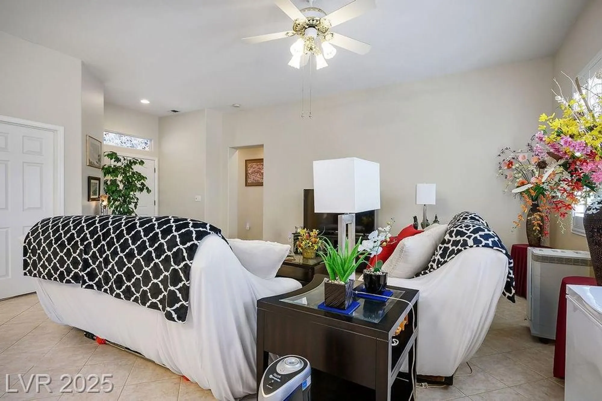 Property Slideshow image 10 of 74 | 10409 longwood dr, Las Vegas, NV, 89134