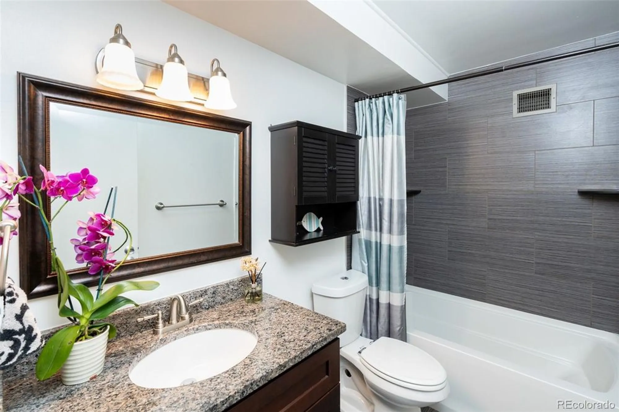 Property Slideshow image 4 of 31 | 650 s alton way apt 10c, Denver, CO, 80247