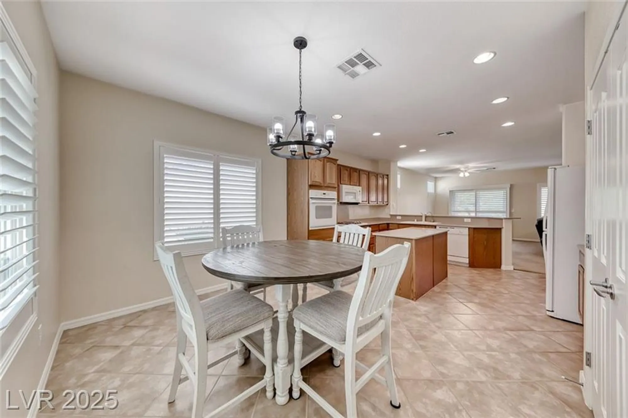 Property Slideshow image 20 of 56 | 2218 sandstone cliffs dr, Henderson, NV, 89044