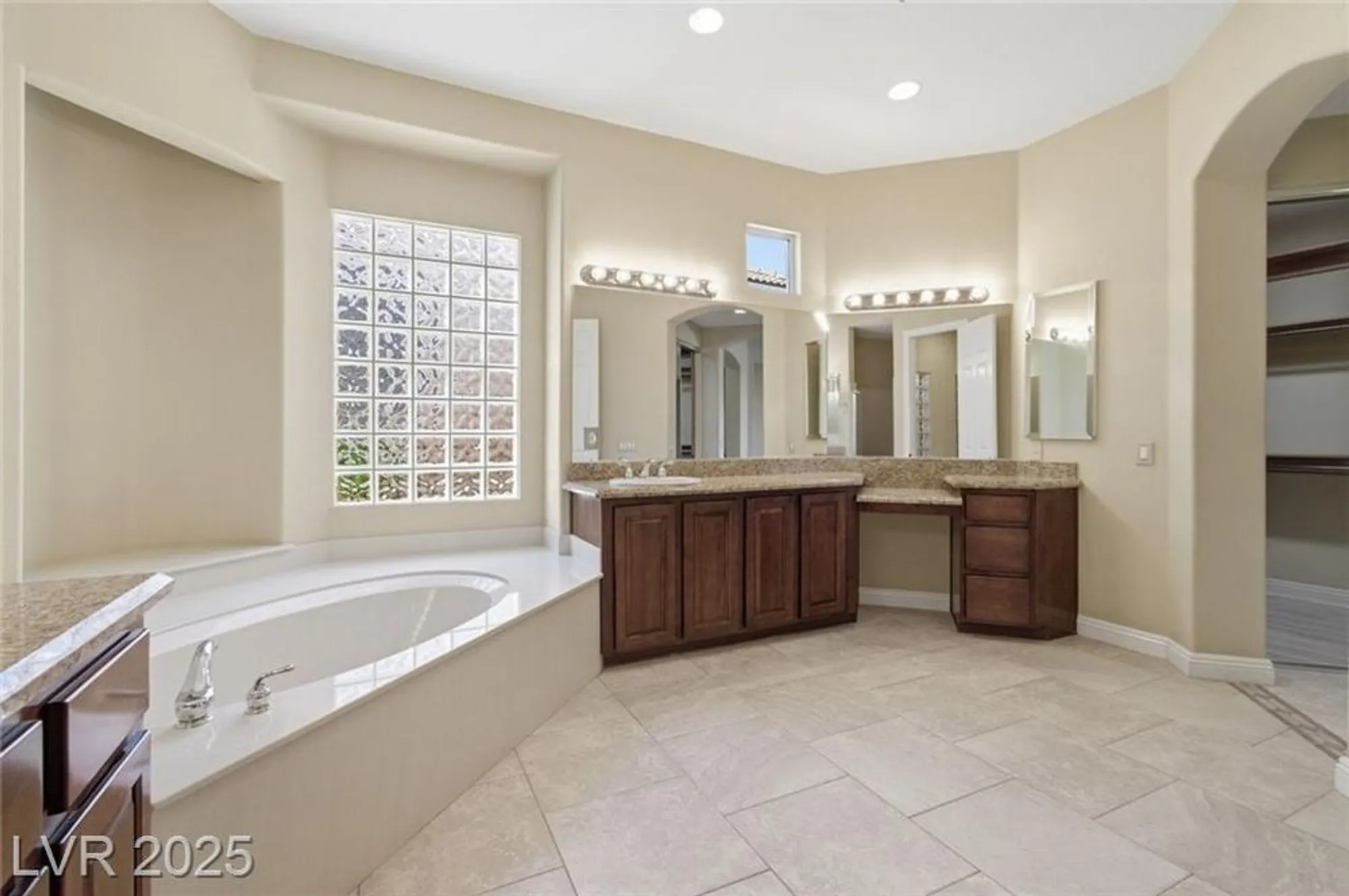 Property Slideshow image 42 of 84 | 10286 rio de thule ln, Las Vegas, NV, 89135