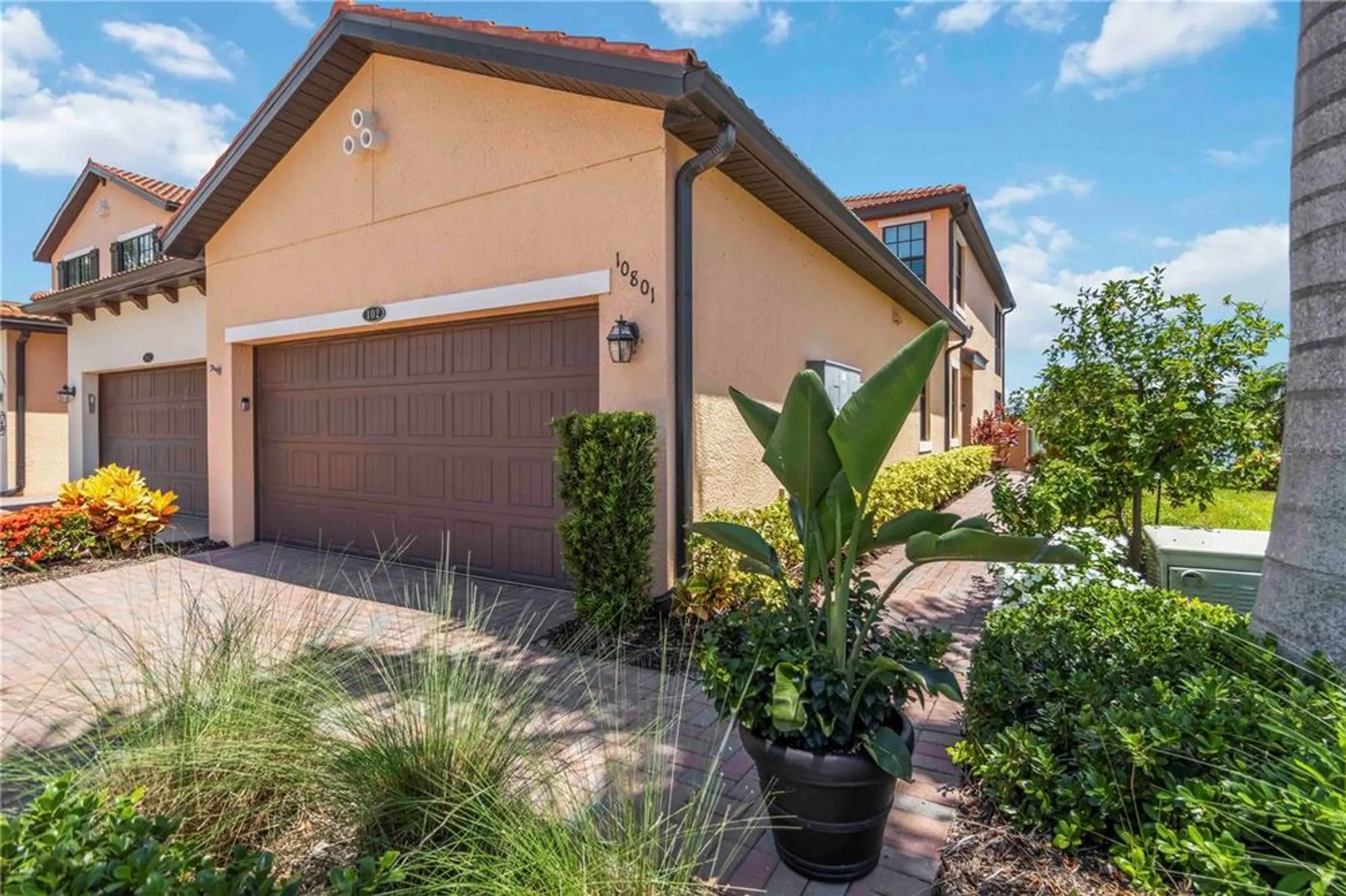 Property Slideshow image 7 of 100 | 10801 tarflower dr 102, Venice, FL, 34293