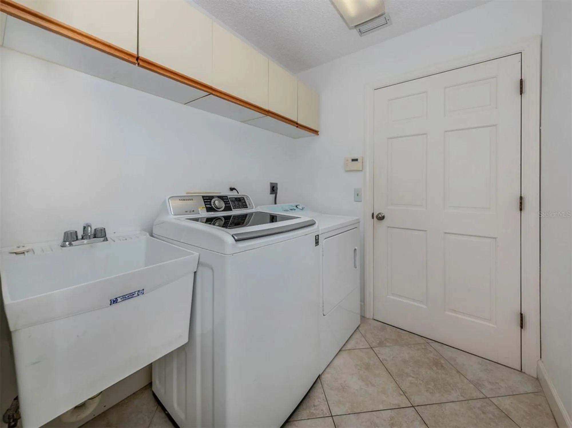 Property Slideshow image 15 of 65 | 424 cardiff rd 27, Venice, FL, 34293