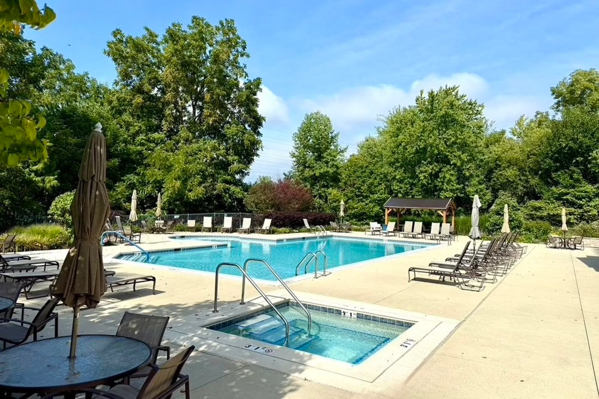 Property Slideshow image 25 of 25 | 1870 hampshire dr, Hoffman Estates, IL, 60192