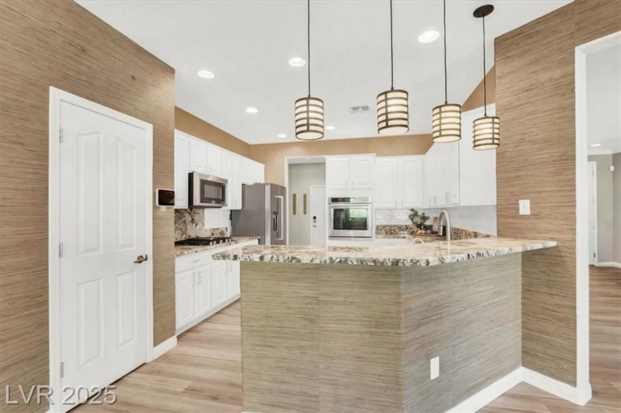 Property Slideshow image 9 of 68 | 3048 brownbirds nest dr, Henderson, NV, 89052