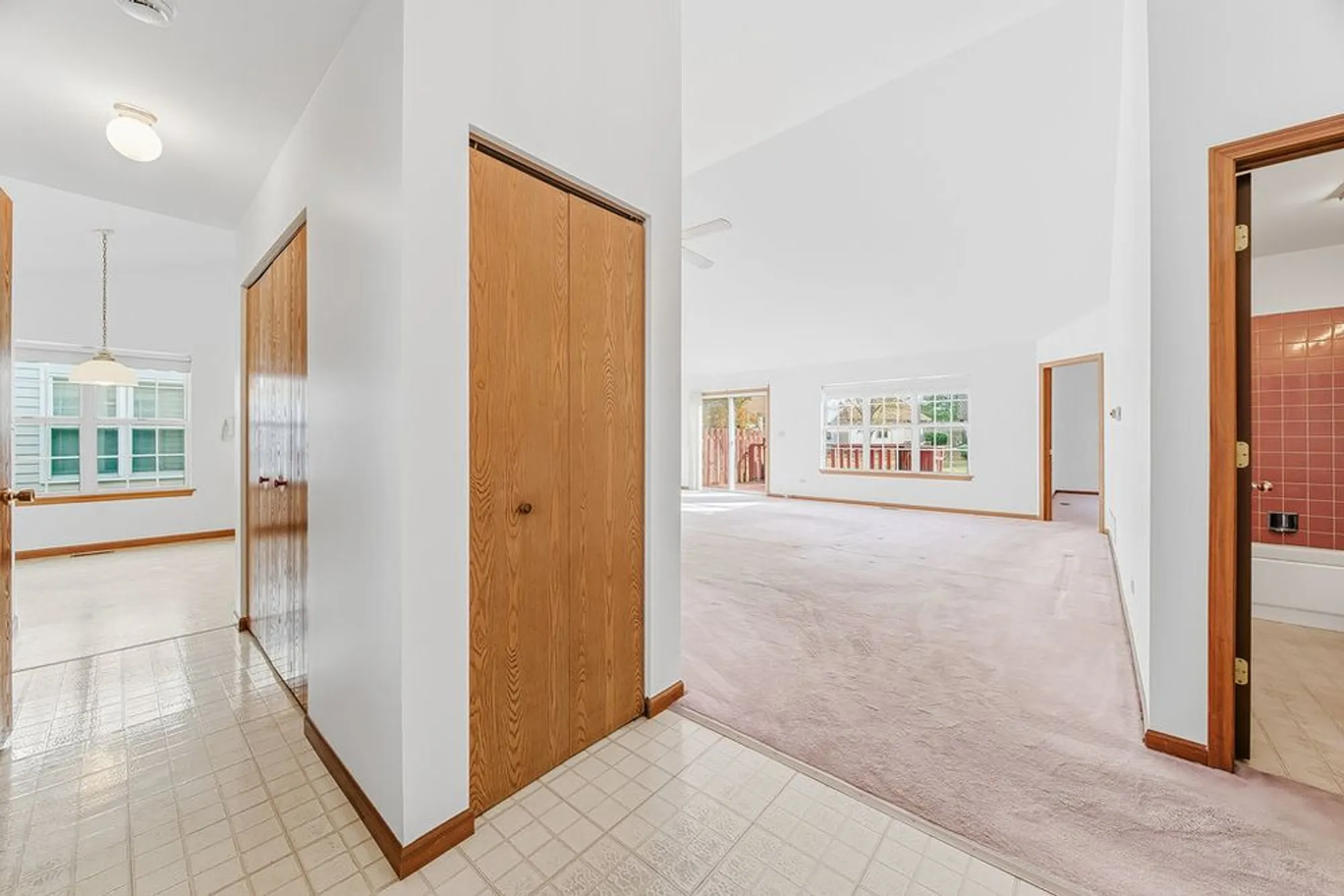 Property Slideshow image 15 of 29 | , Plainfield, IL, 60544