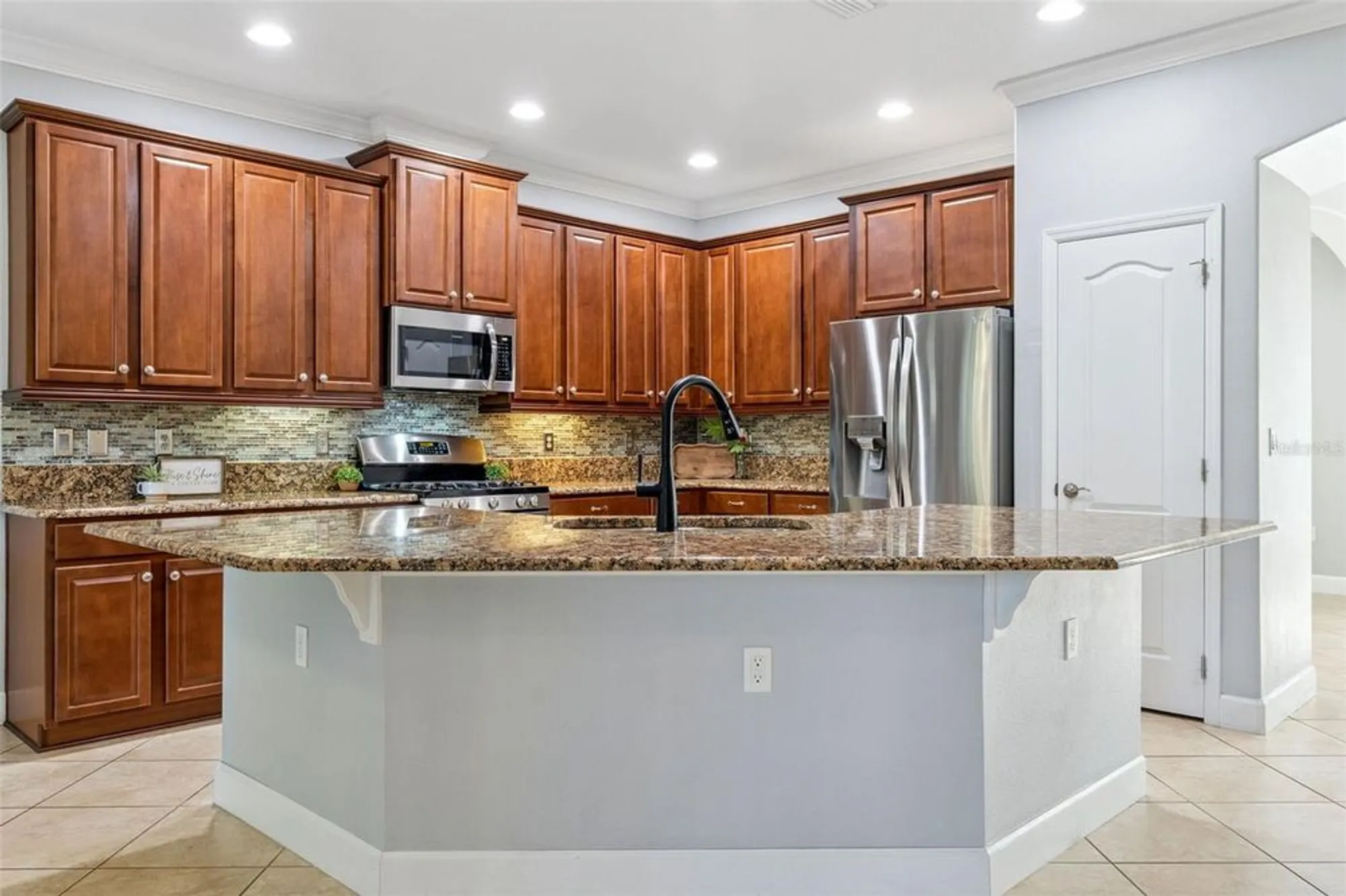 Property Slideshow image 19 of 56 | 1631 victoria gardens dr, Deland, FL, 32724