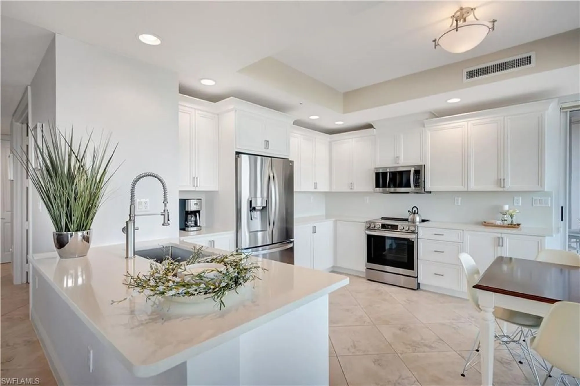 Property Slideshow image 10 of 50 | 4951 bonita bay blvd unit 504, Bonita Springs, FL, 34134