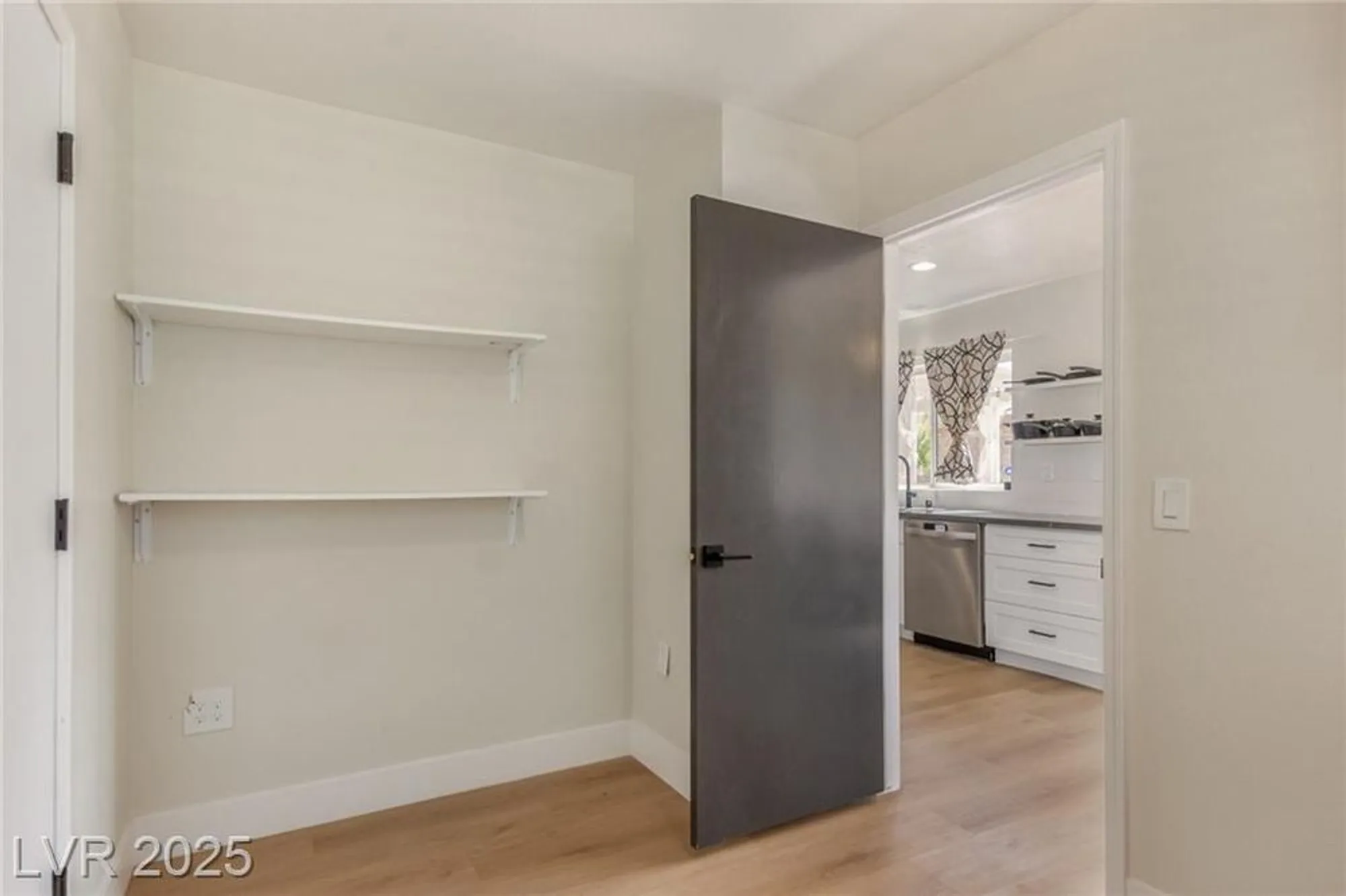 Property Slideshow image 31 of 42 | 8705 villa ridge dr, Las Vegas, NV, 89134