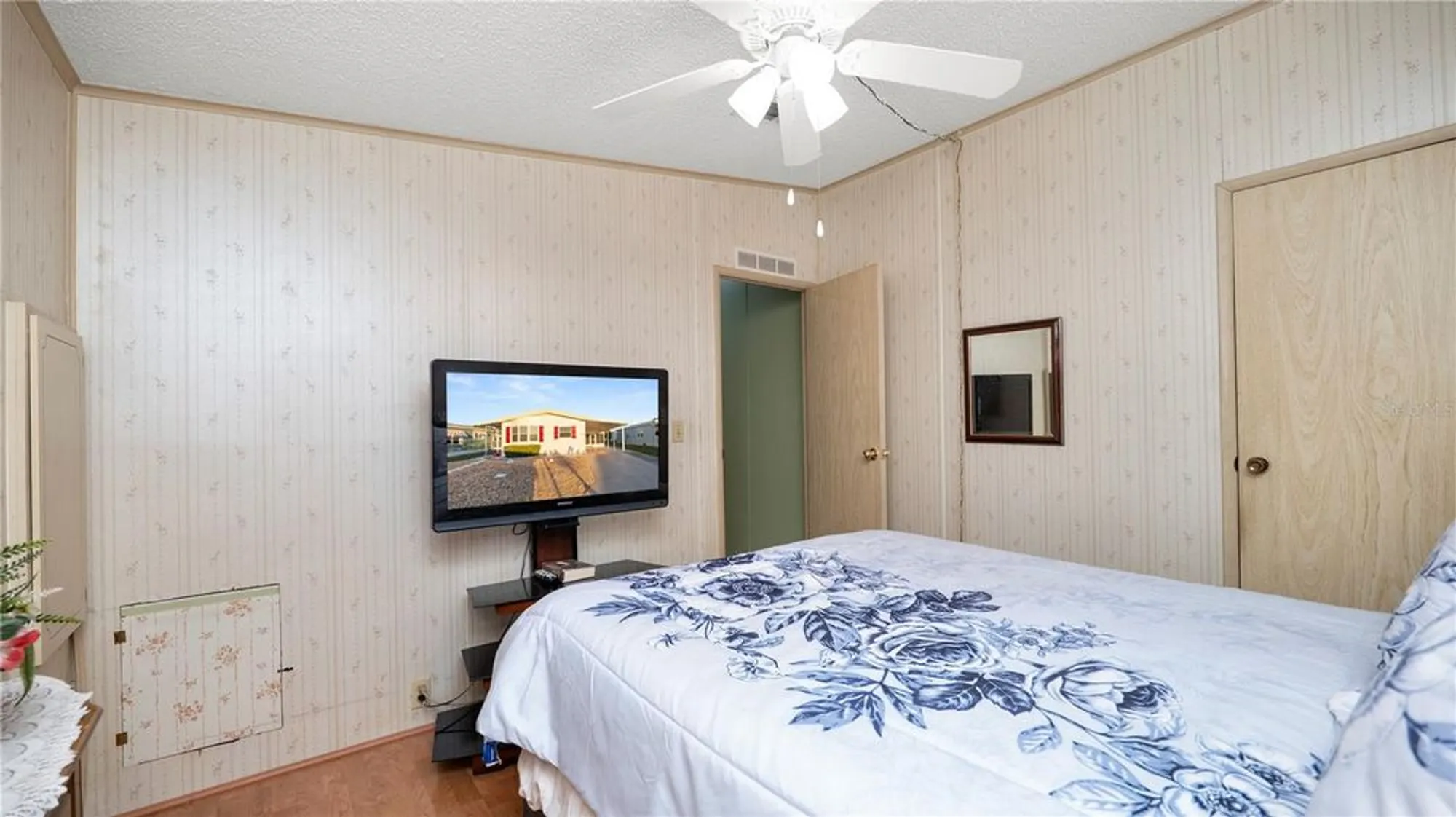 Property Slideshow image 31 of 47 | 5027 forest crest dr, Lakeland, FL, 33810