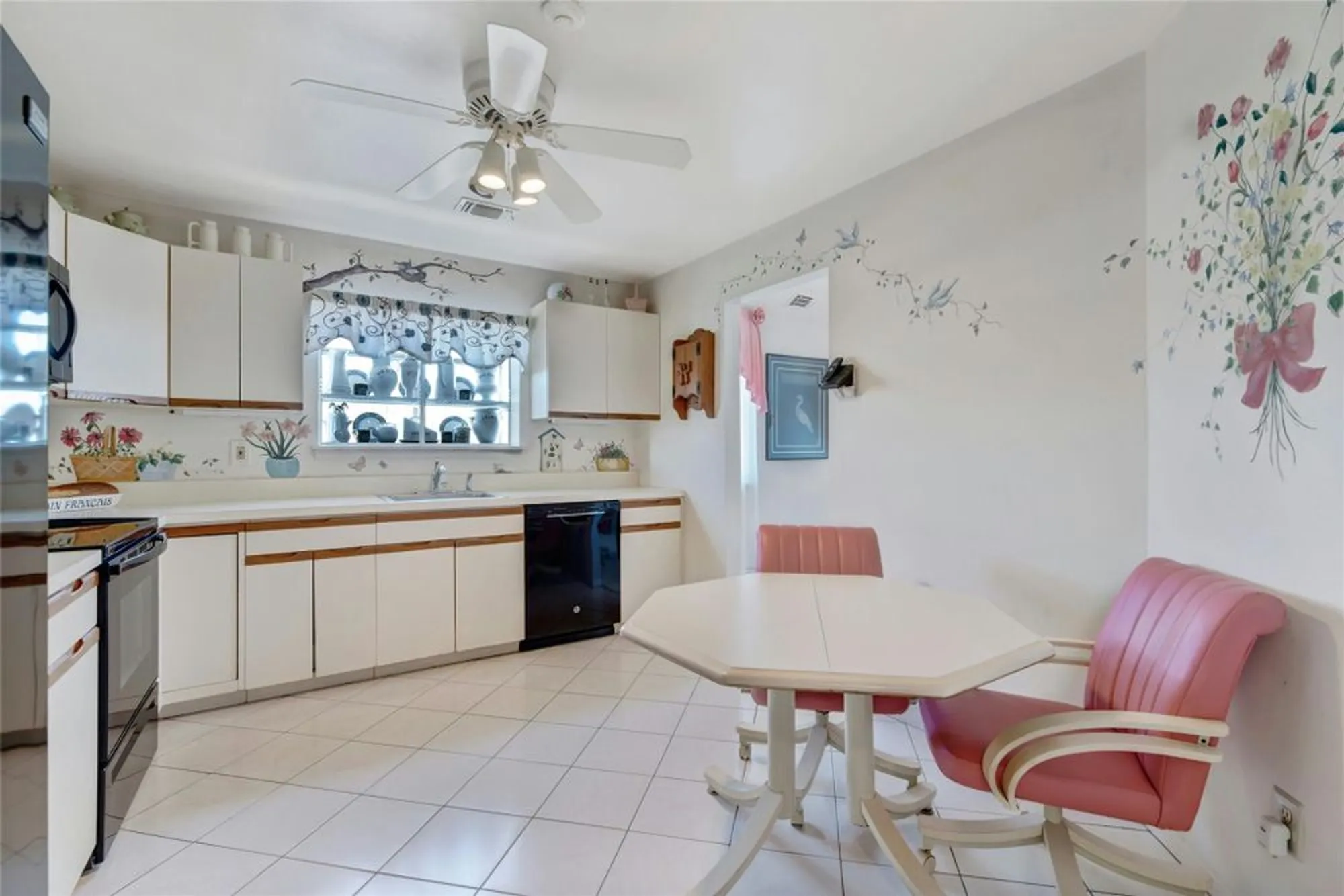 Property Slideshow image 11 of 25 | 107 e midland pond ct, Moriches, NY, 11955