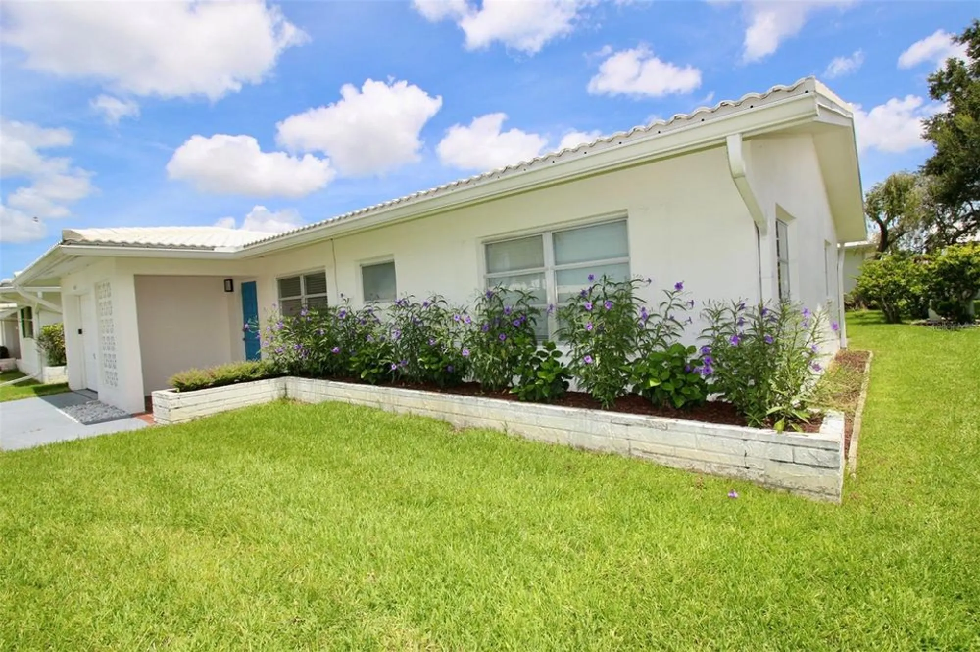 Property Slideshow image 7 of 47 | 3643 mainlands blvd, Pinellas Park, FL, 33782