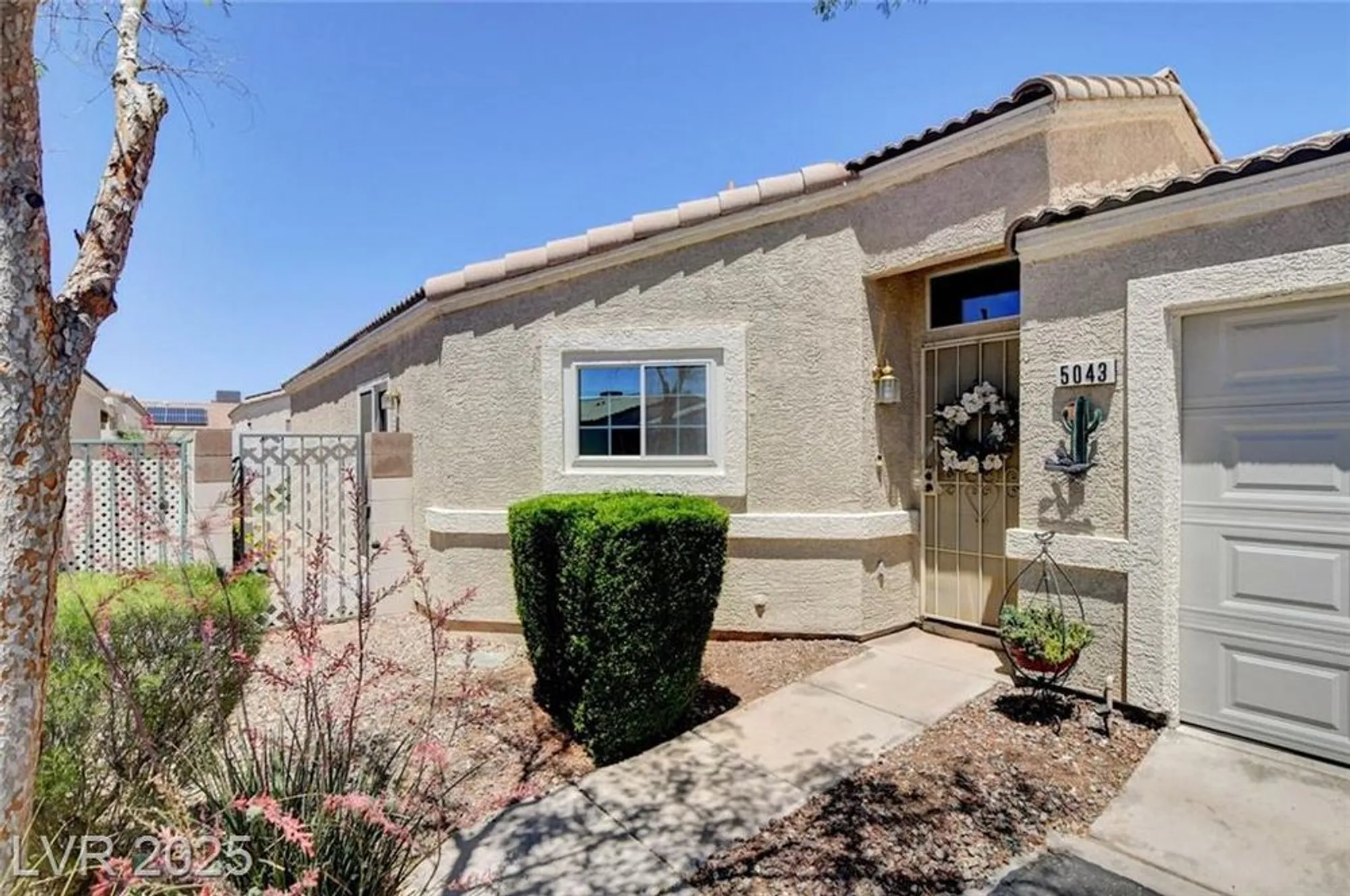 Property Slideshow image 2 of 56 | 5043 mascaro dr, Las Vegas, NV, 89122