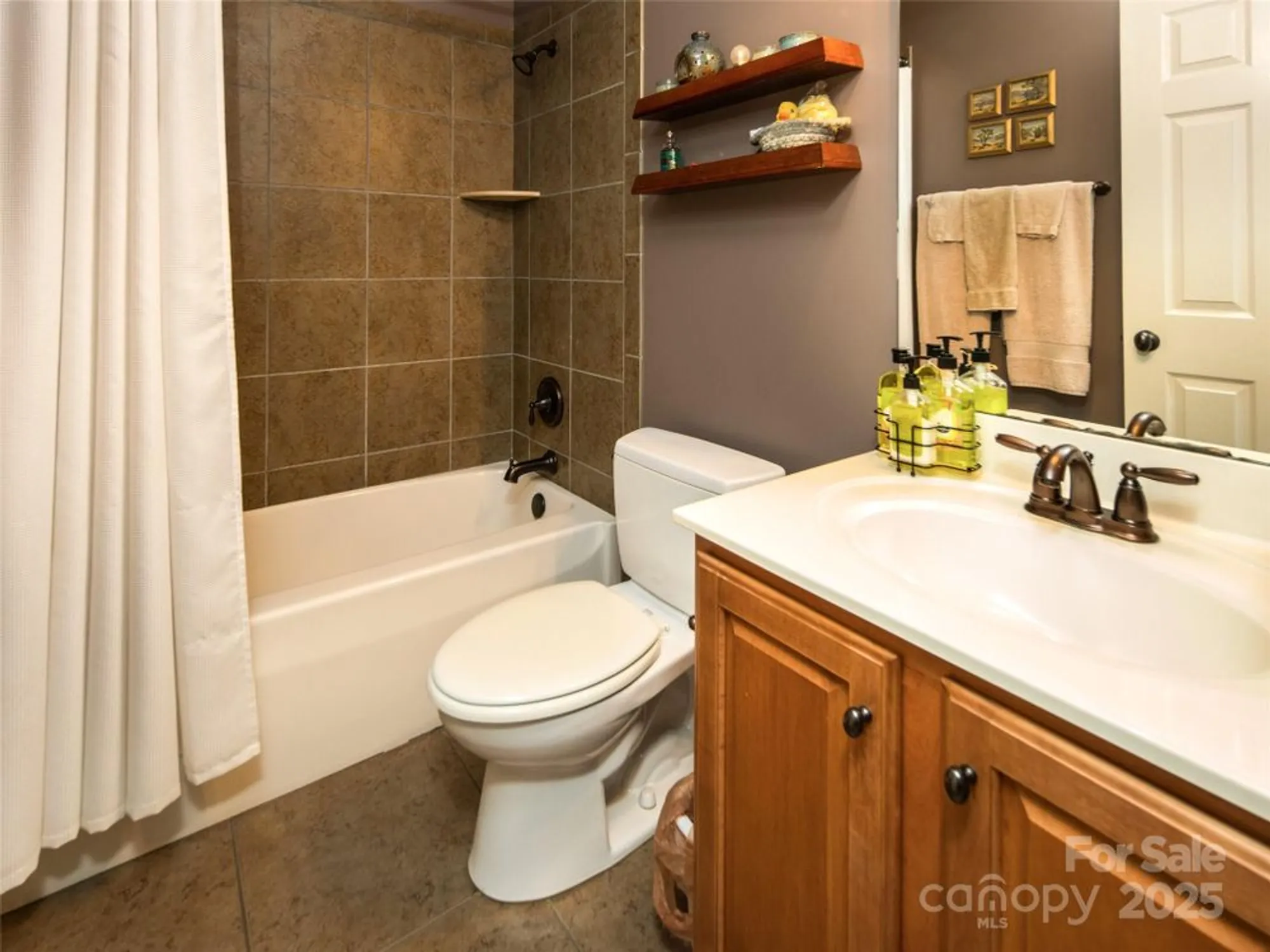 Property Slideshow image 15 of 21 | 26 black horse run, Biltmore Lake, NC, 28715