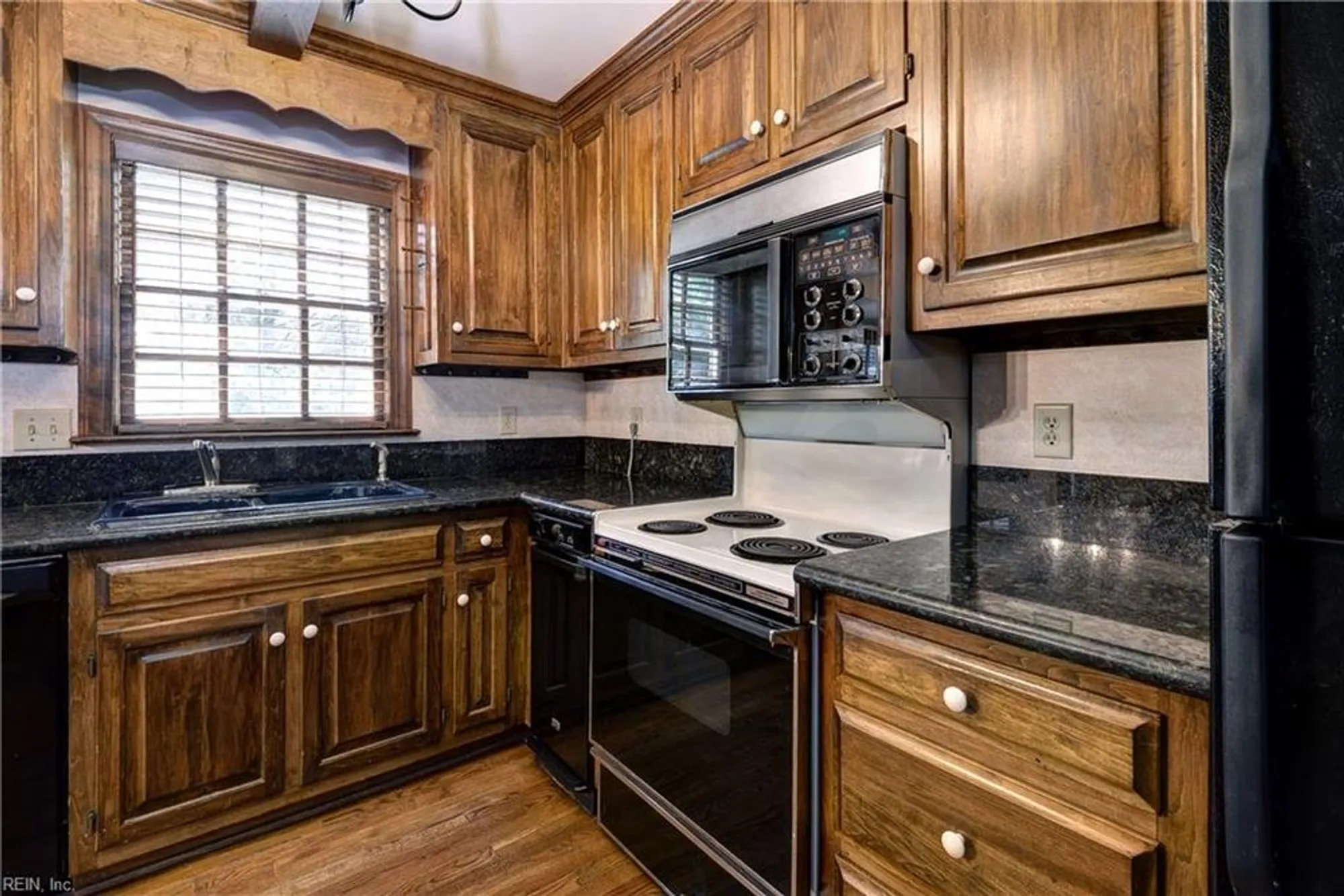 Property Slideshow image 11 of 45 | 136 thomas dale, Williamsburg, VA, 23185