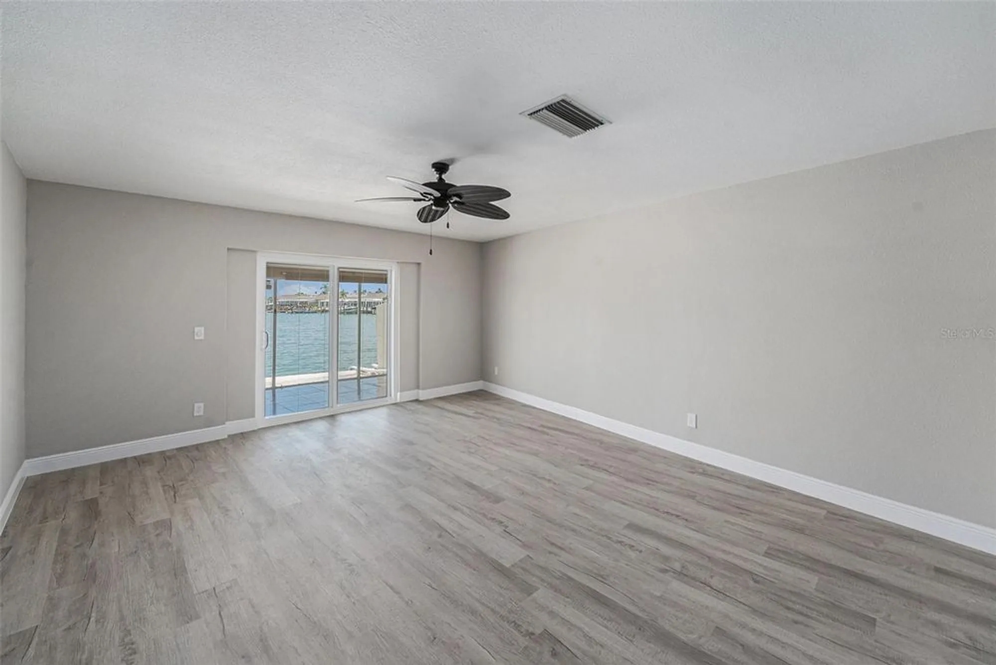 Property Slideshow image 11 of 34 | 384 boca ciega point blvd, Saint Petersburg, FL, 33708
