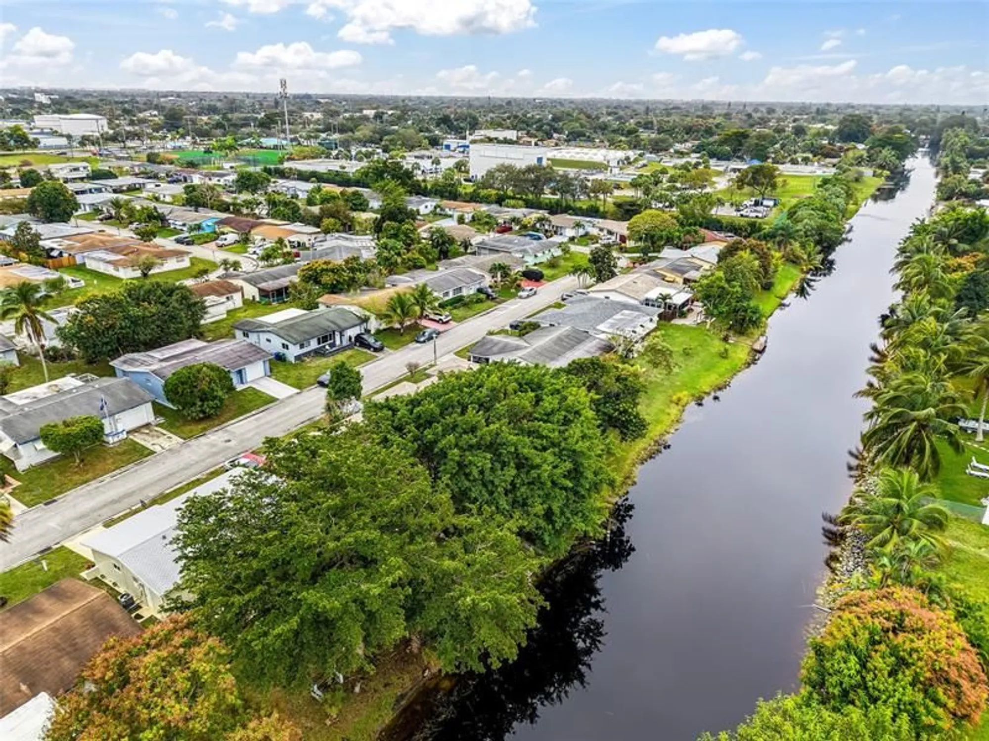 Property Slideshow image 33 of 35 | 985 nw 69th ave, Margate, FL, 33063