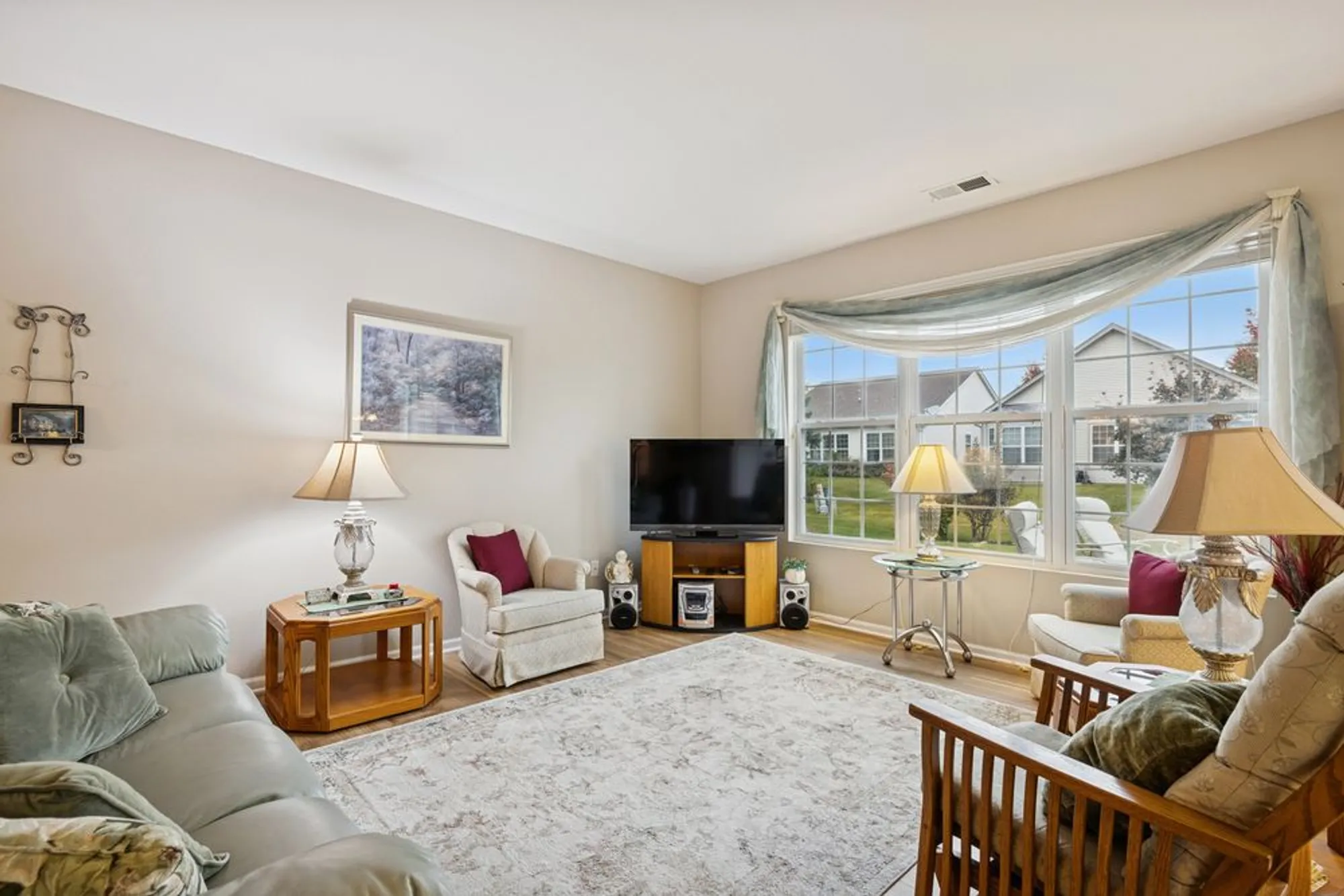 Property Slideshow image 11 of 20 | 2596 venetian ln, Elgin, IL, 60124