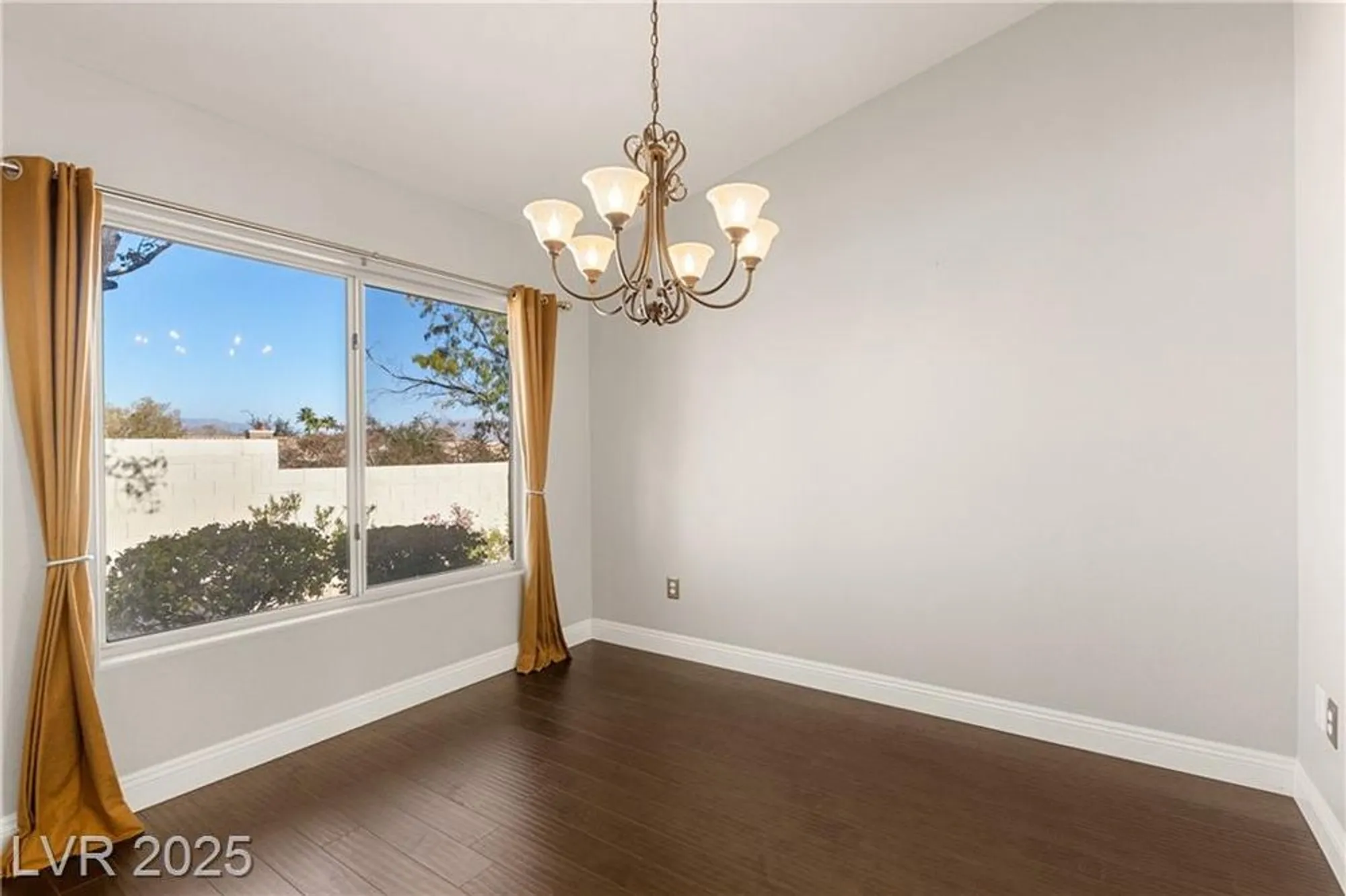 Property Slideshow image 8 of 27 | 10416 frostburg ln, Las Vegas, NV, 89134