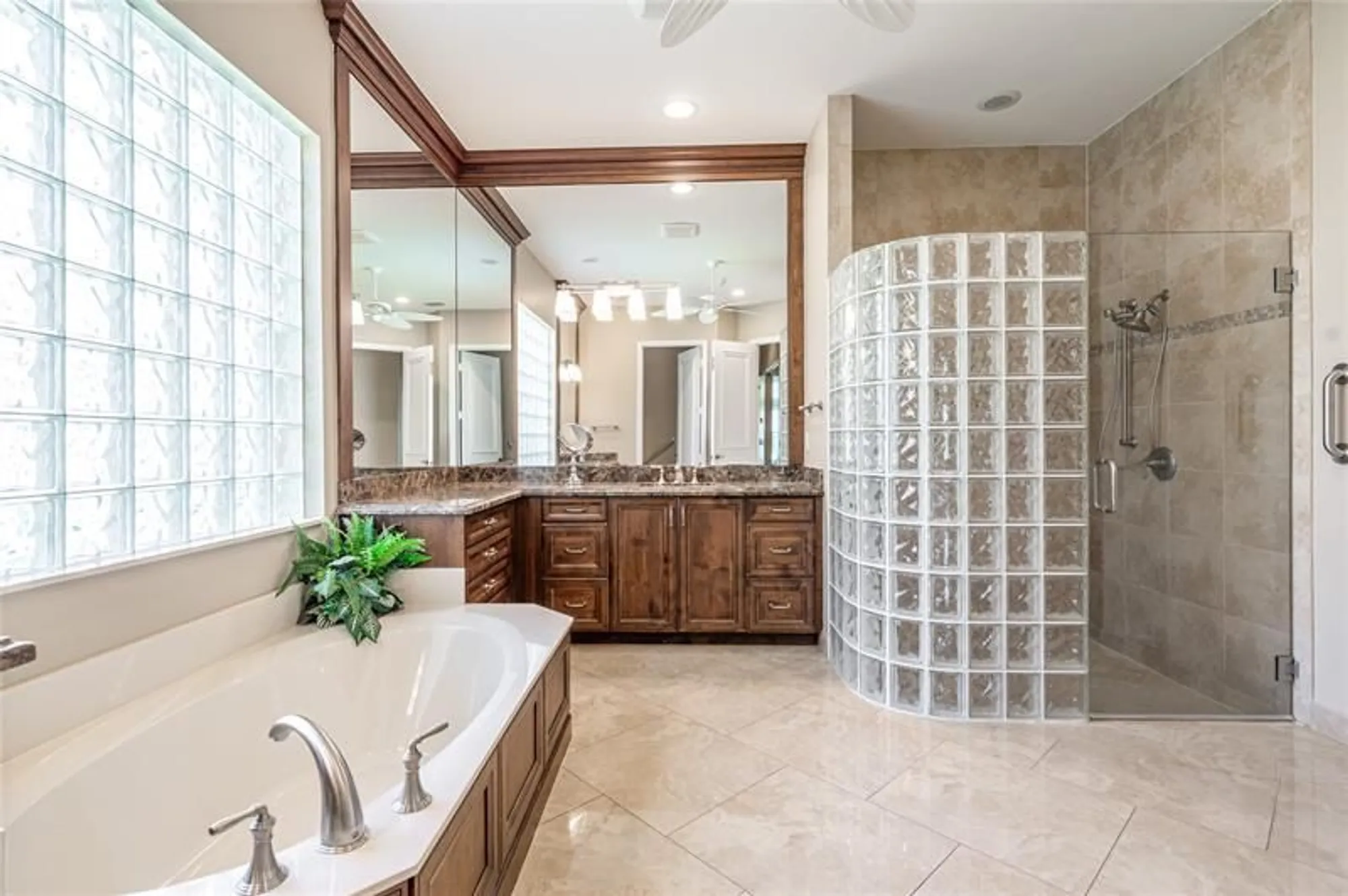 Property Slideshow image 20 of 40 | 10576 whitewind cir, Boynton Beach, FL, 33473
