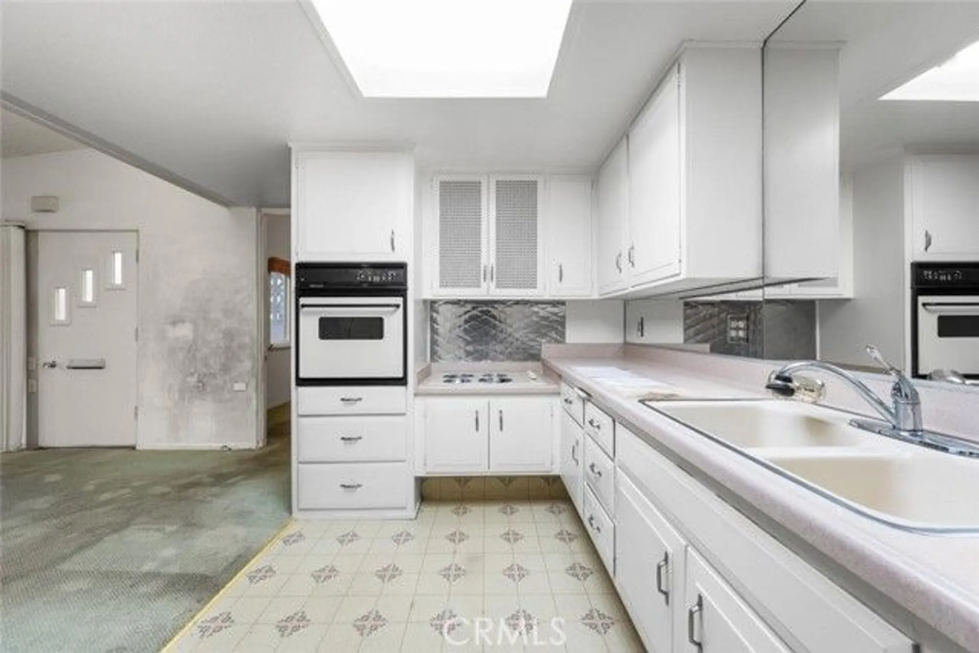 Property Slideshow image 17 of 27 | 13361 el dorado dr apt 201f, Seal Beach, CA, 90740