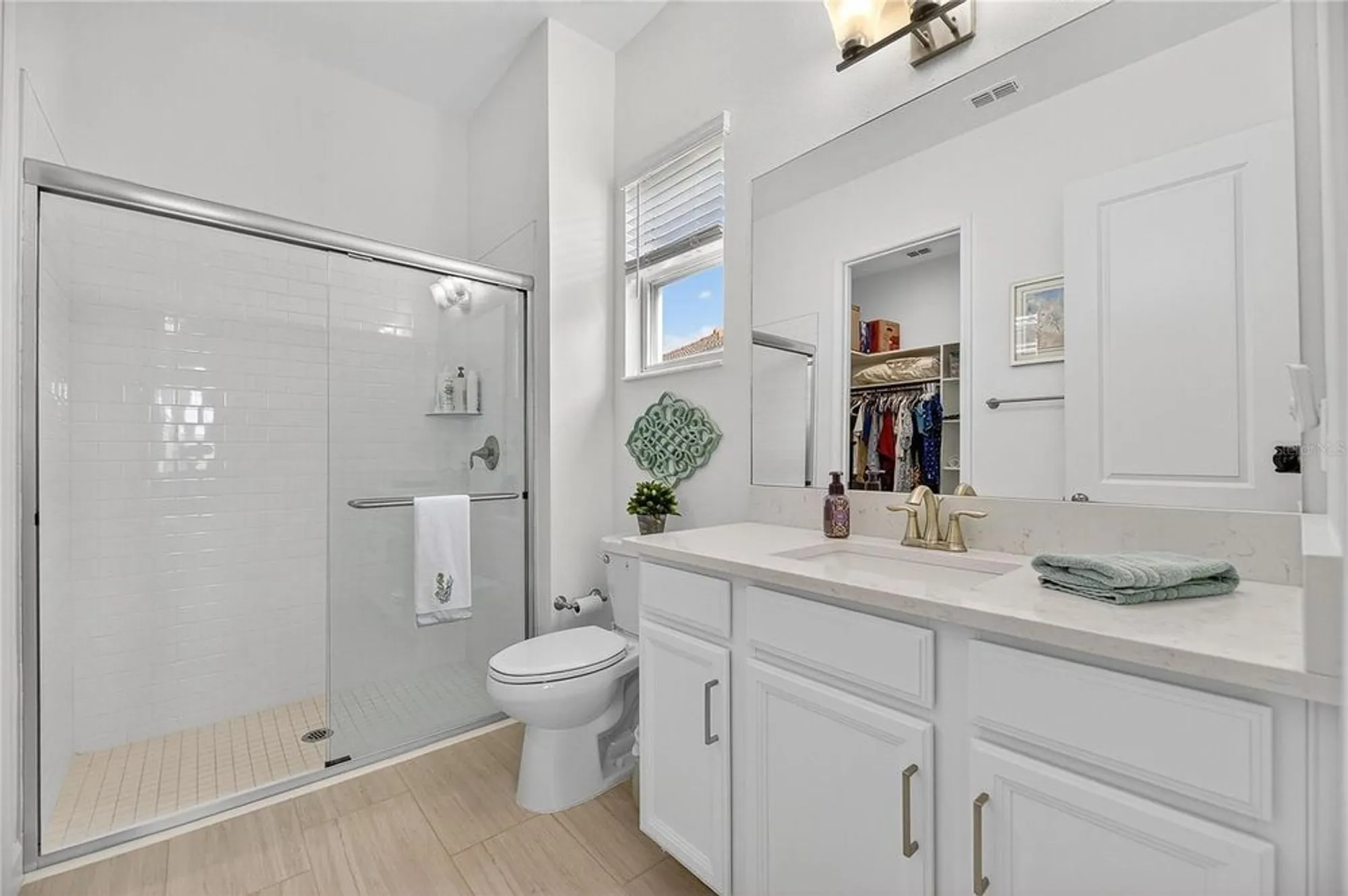 Property Slideshow image 11 of 96 | 5319 windy grove dr, Wimauma, FL, 33598