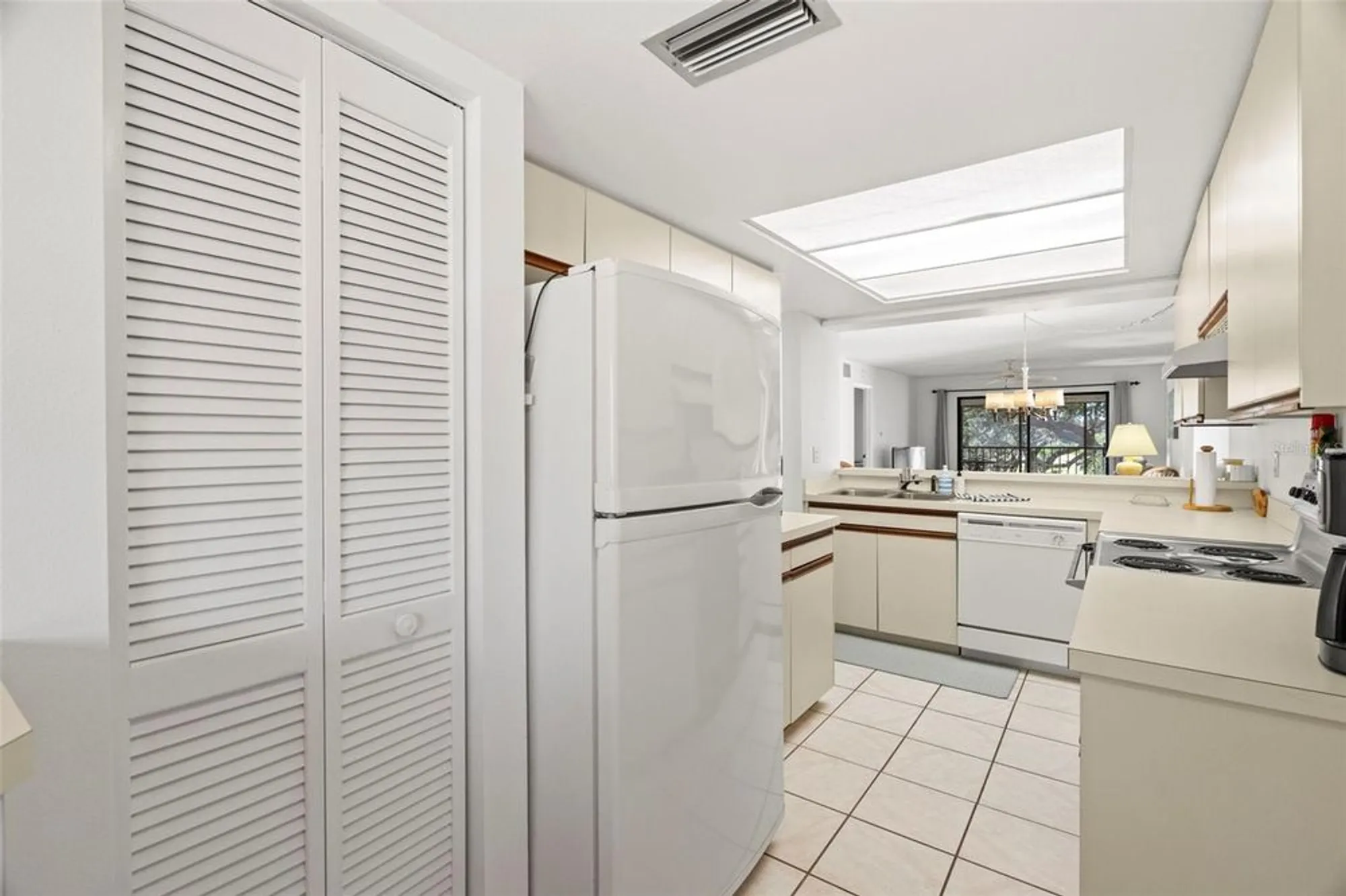 Property Slideshow image 7 of 24 | 1728 golfview dr # 1728, Tarpon Springs, FL, 34689