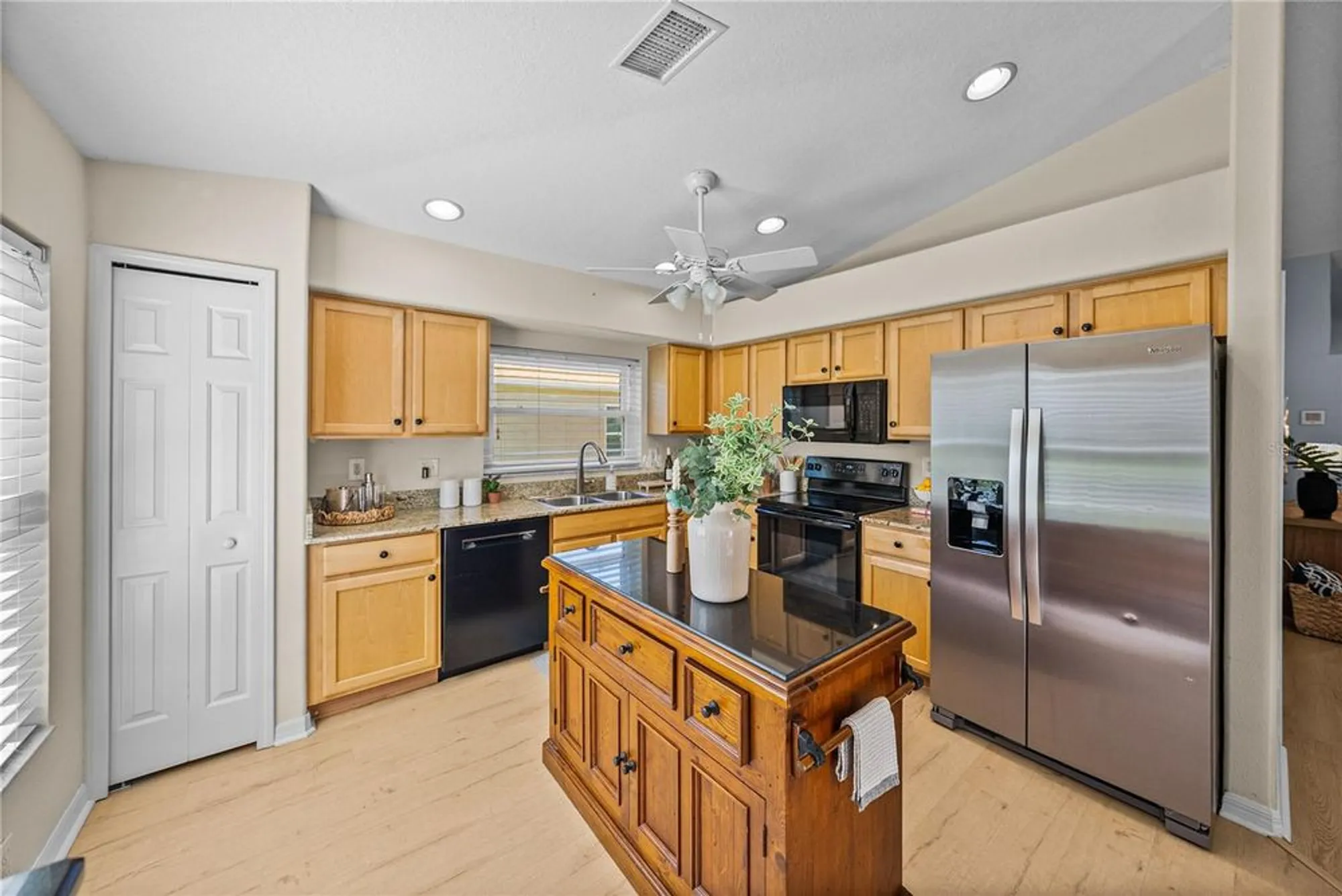 Property Slideshow image 17 of 92 | 9617 rolling cir, San Antonio, FL, 33576