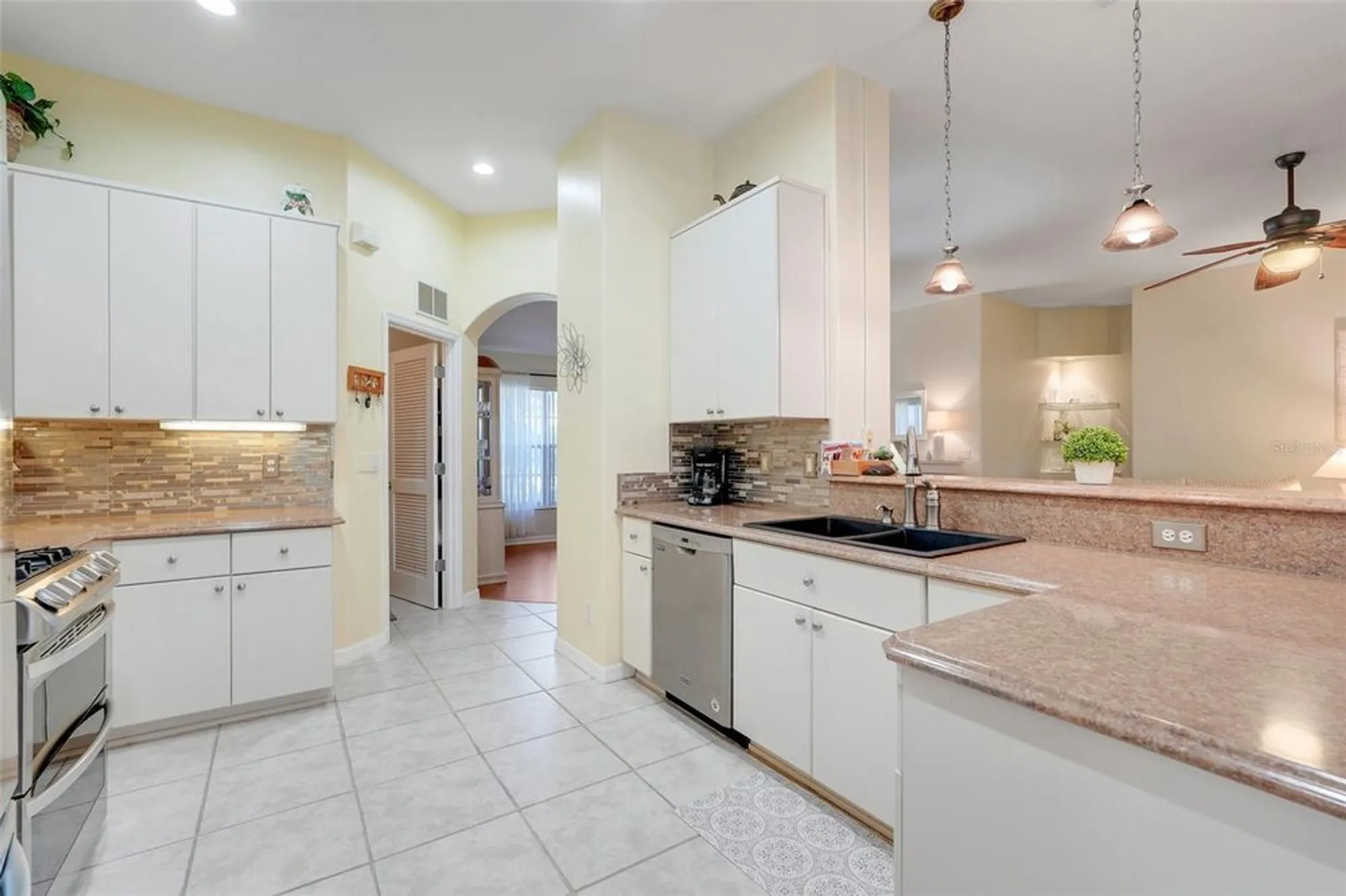 Property Slideshow image 21 of 49 | 5304 fantasy way, Leesburg, FL, 34748