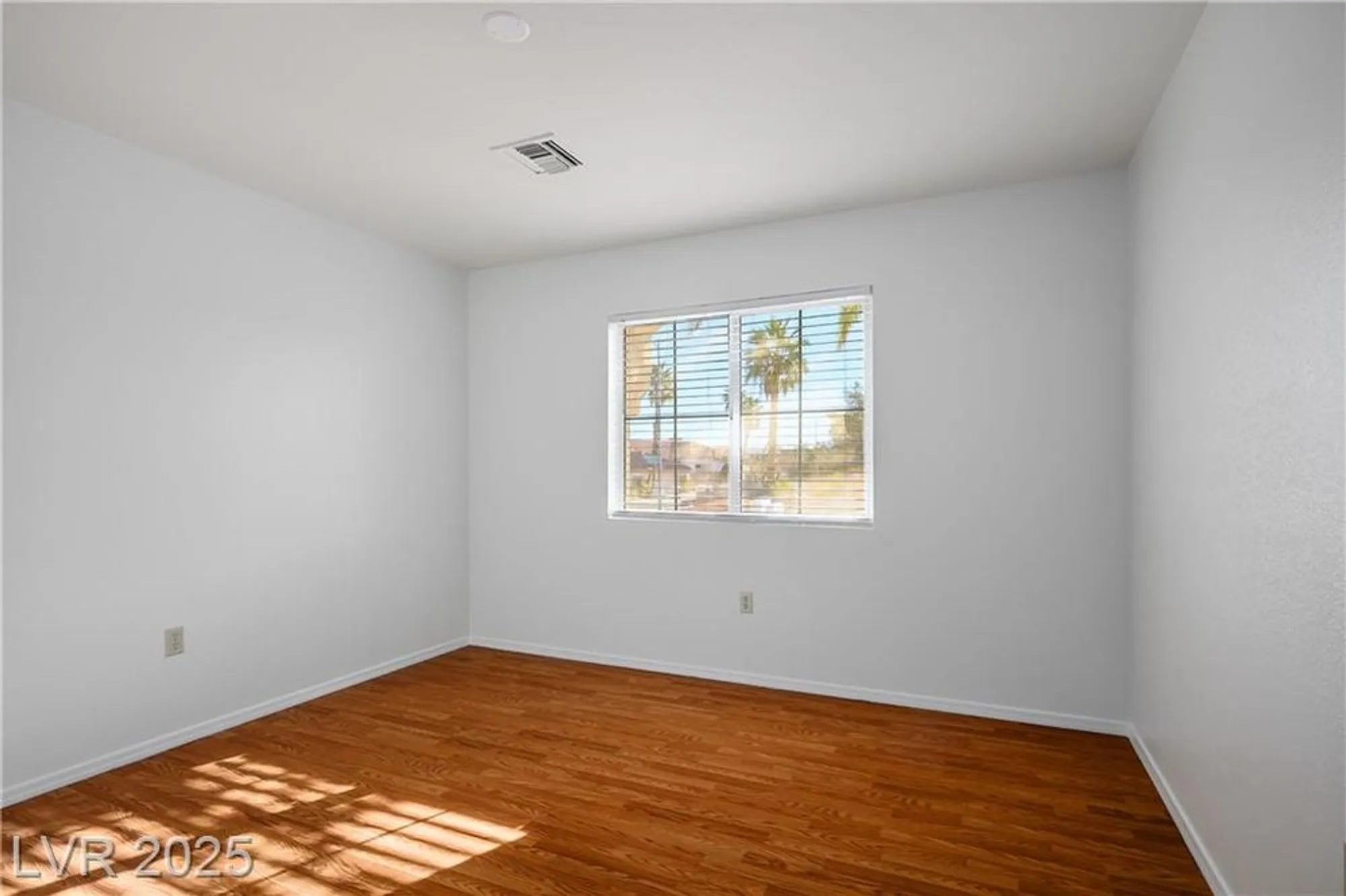 Property Slideshow image 15 of 27 | 2413 totem pole ct, Las Vegas, NV, 89134