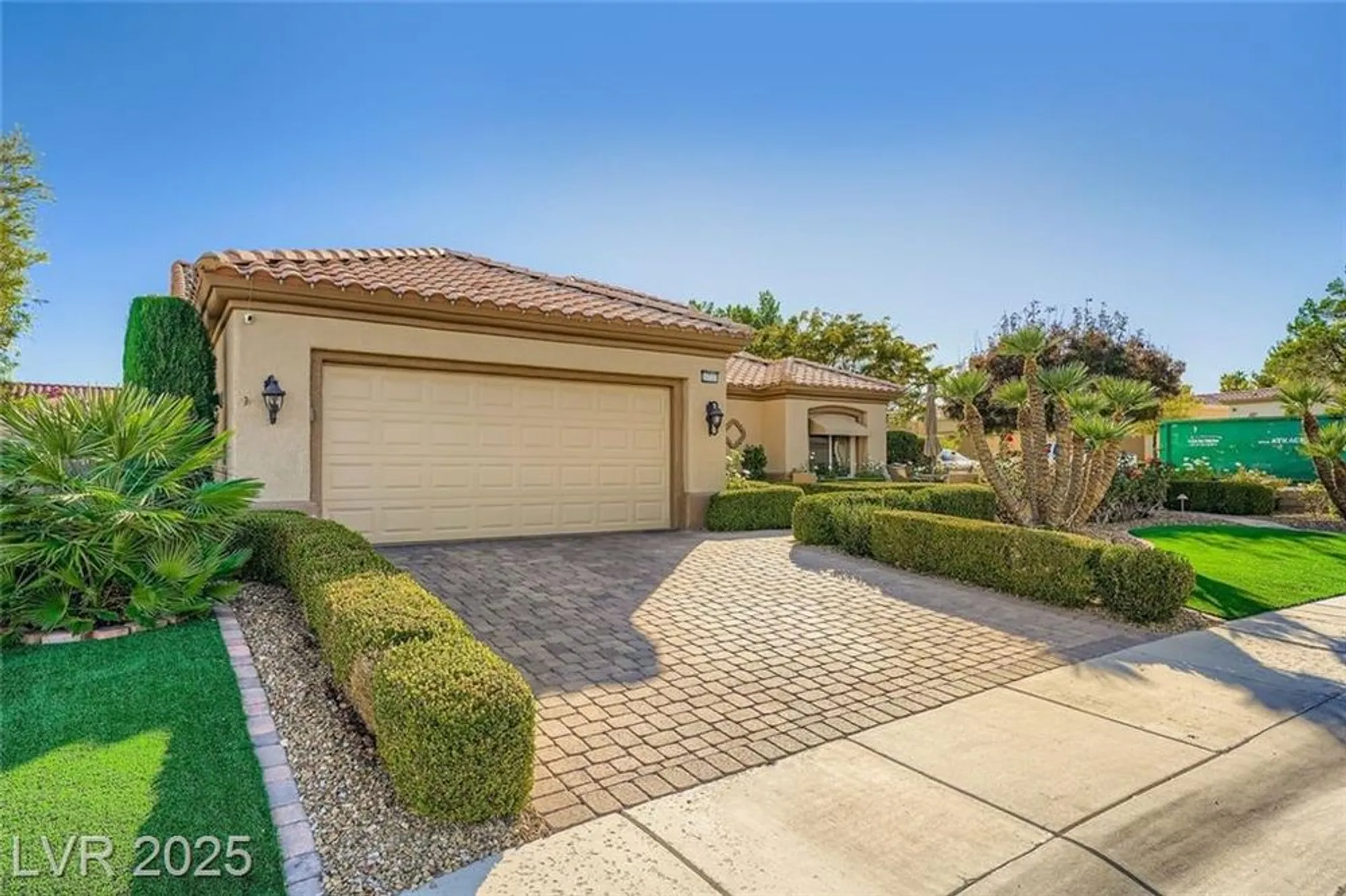 Property Slideshow image 2 of 28 | 10737 shackleton dr, Las Vegas, NV, 89134