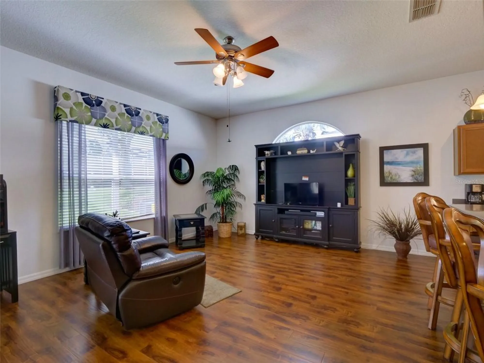 Property Slideshow image 10 of 30 | 25301 forest oak ct, Leesburg, FL, 34748