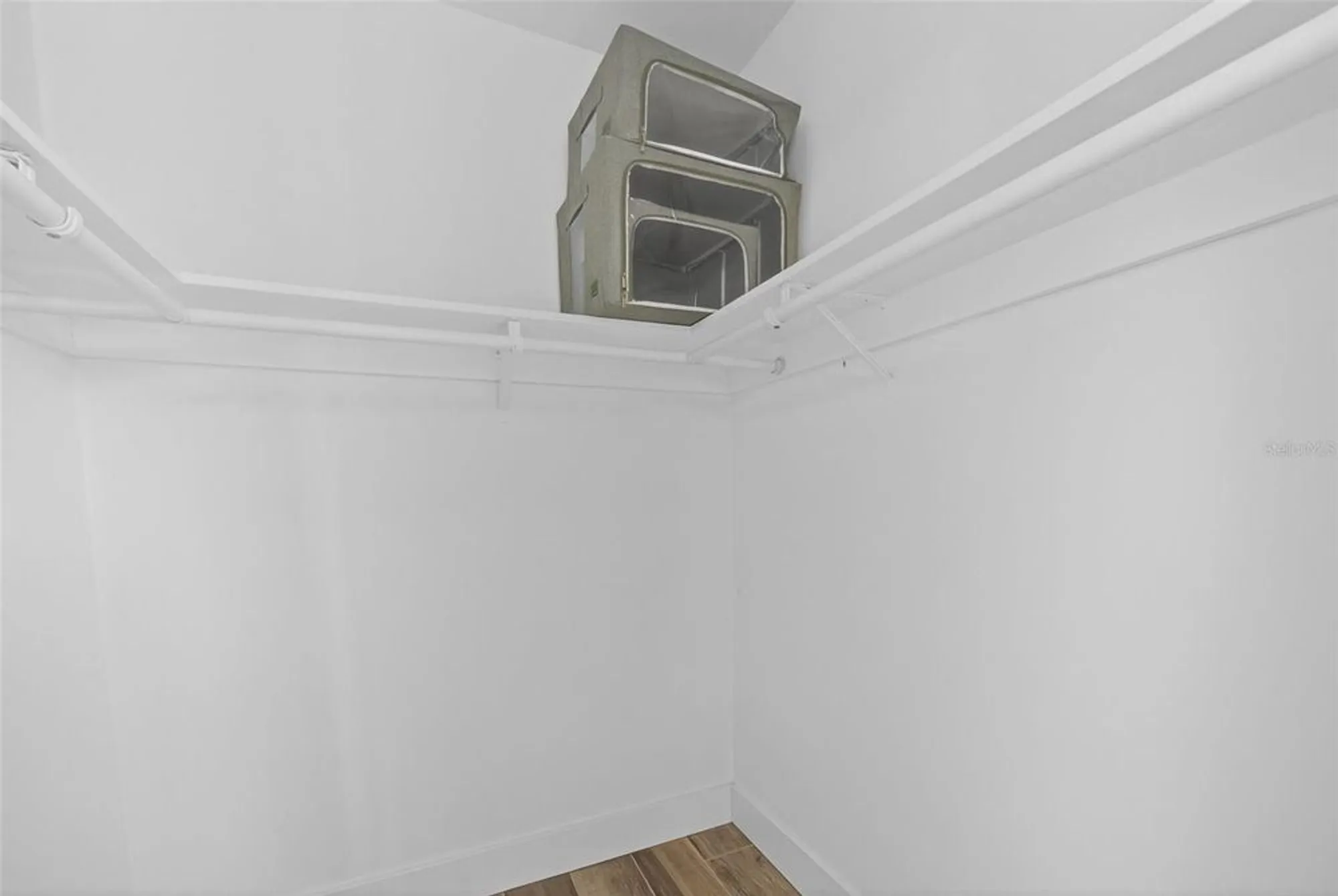 Property Slideshow image 17 of 34 | 2733 riverbluff pl v57, Sarasota, FL, 34231