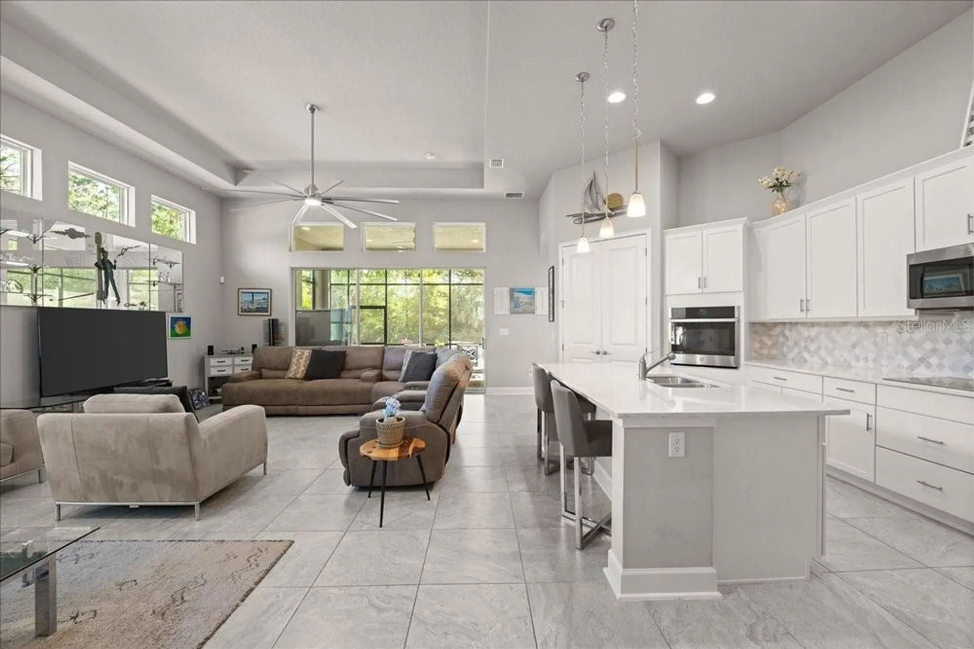 Property Slideshow image 8 of 67 | 827 creekwood dr, Ormond Beach, FL, 32174