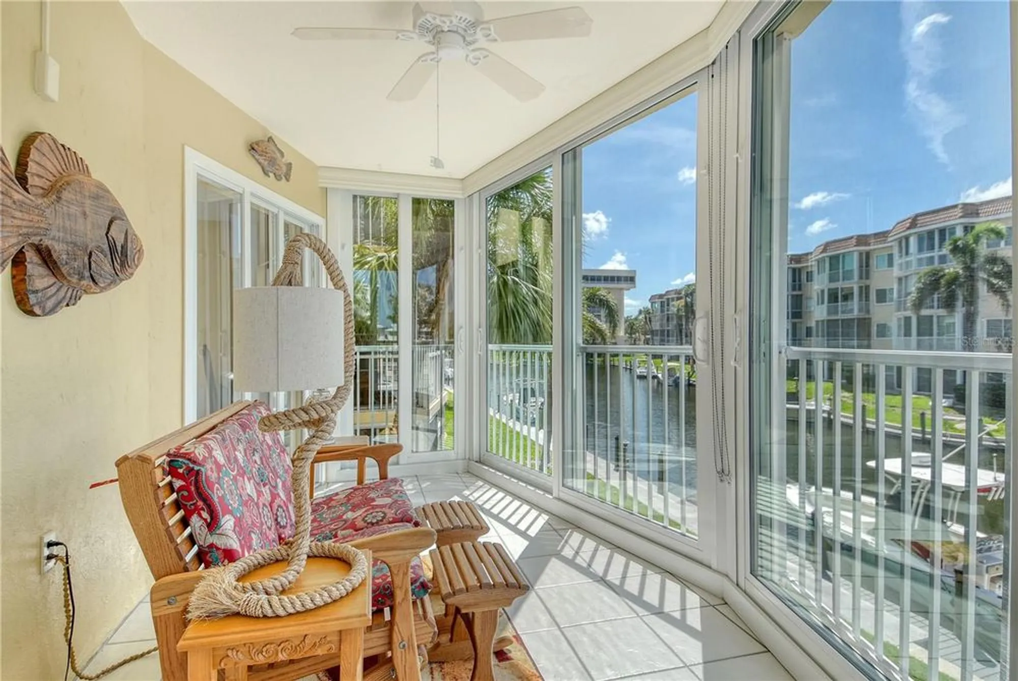 Property Slideshow image 7 of 62 | 1250 n portofino dr apt 208, Sarasota, FL, 34242