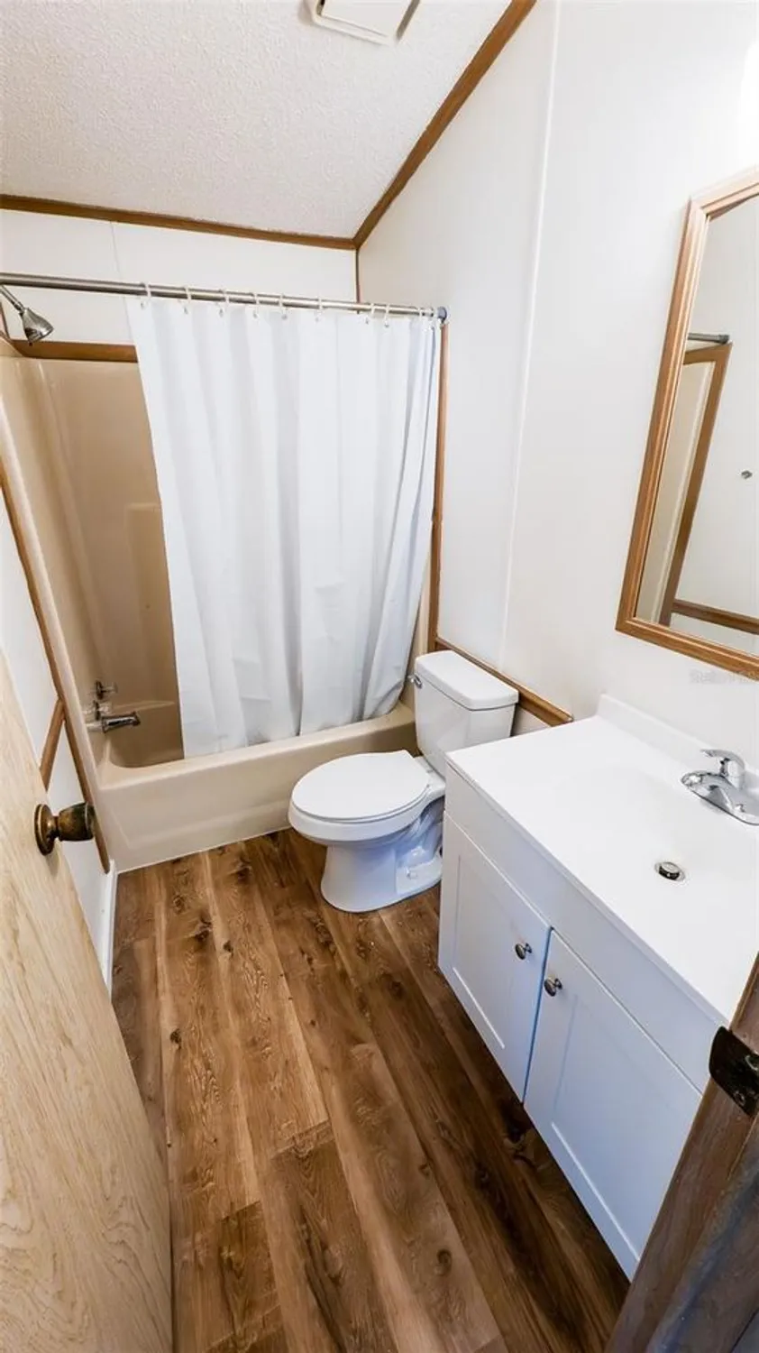 Property Slideshow image 13 of 25 | 1725 hilton head blvd, Lady Lake, FL, 32159