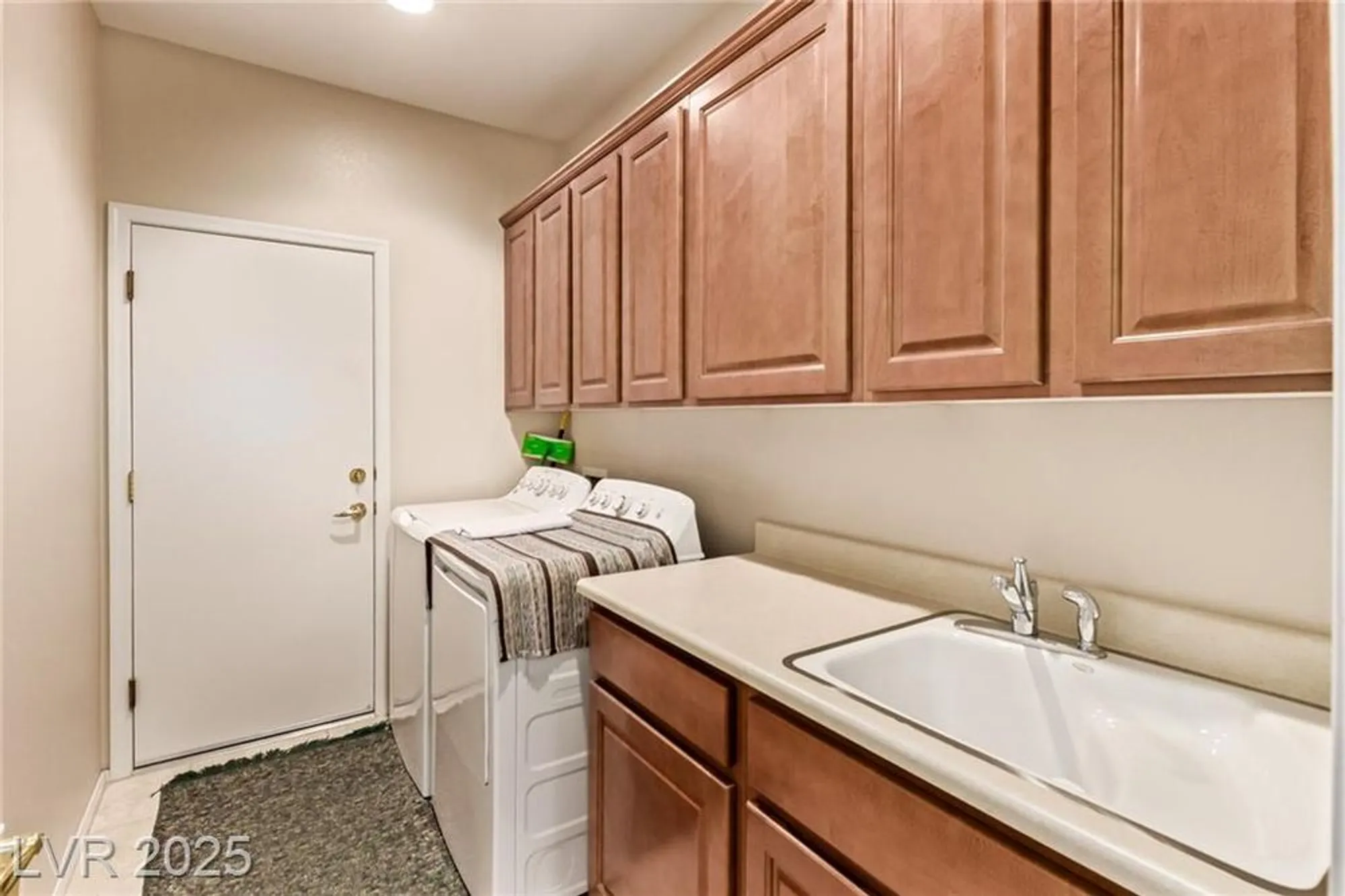 Property Slideshow image 26 of 32 | 2164 peyten park st, Henderson, NV, 89052