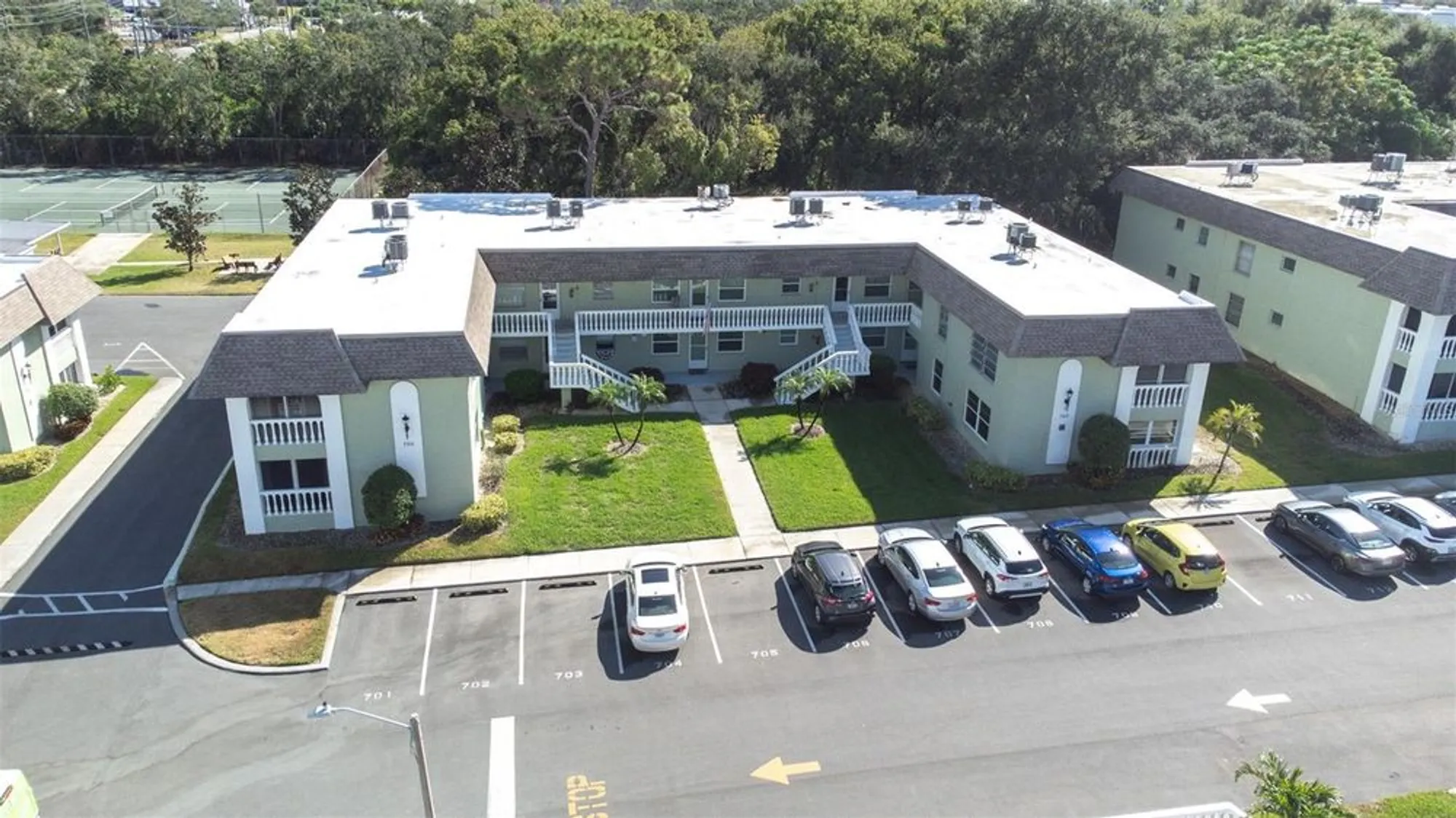 Property Slideshow image 26 of 33 | 1250 s pinellas ave apt 711, Tarpon Springs, FL, 34689