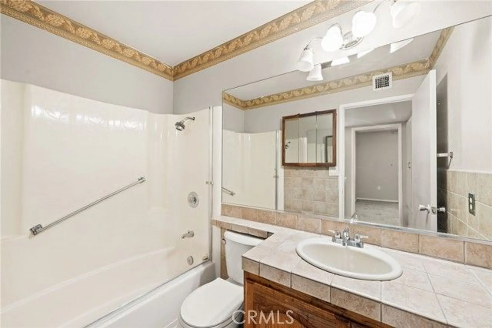 Property Slideshow image 19 of 34 | 28257 portsmouth dr, Menifee, CA, 92586