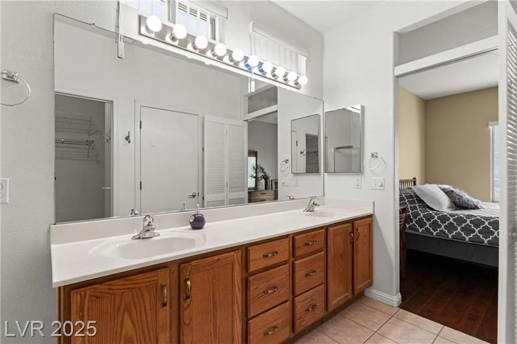 Property Slideshow image 23 of 40 | 2145 king mesa dr, Henderson, NV, 89012