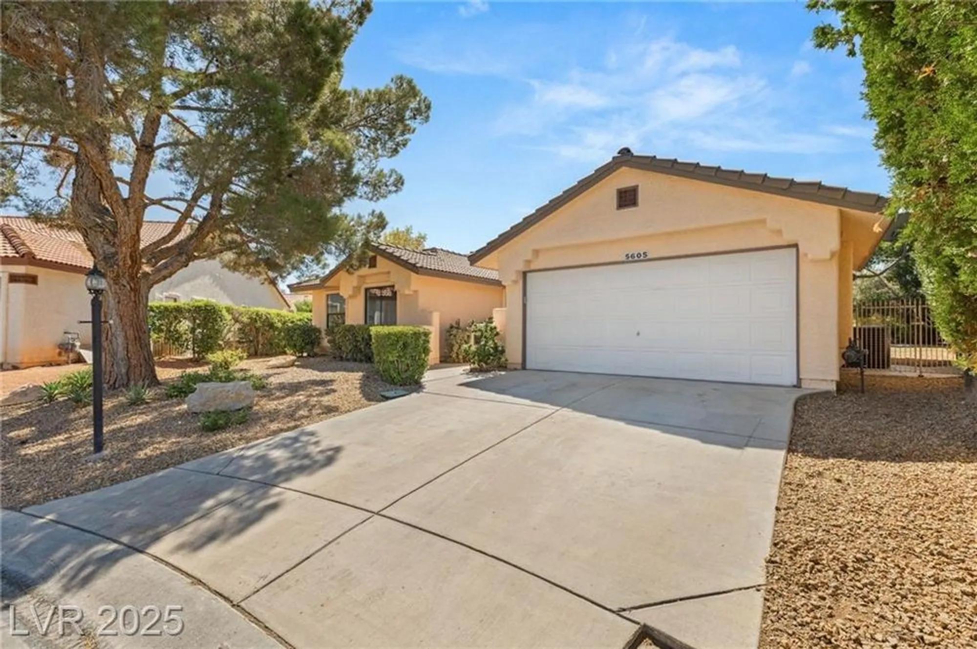 Property Slideshow image 2 of 40 | 5605 bay shore cir, Las Vegas, NV, 89130