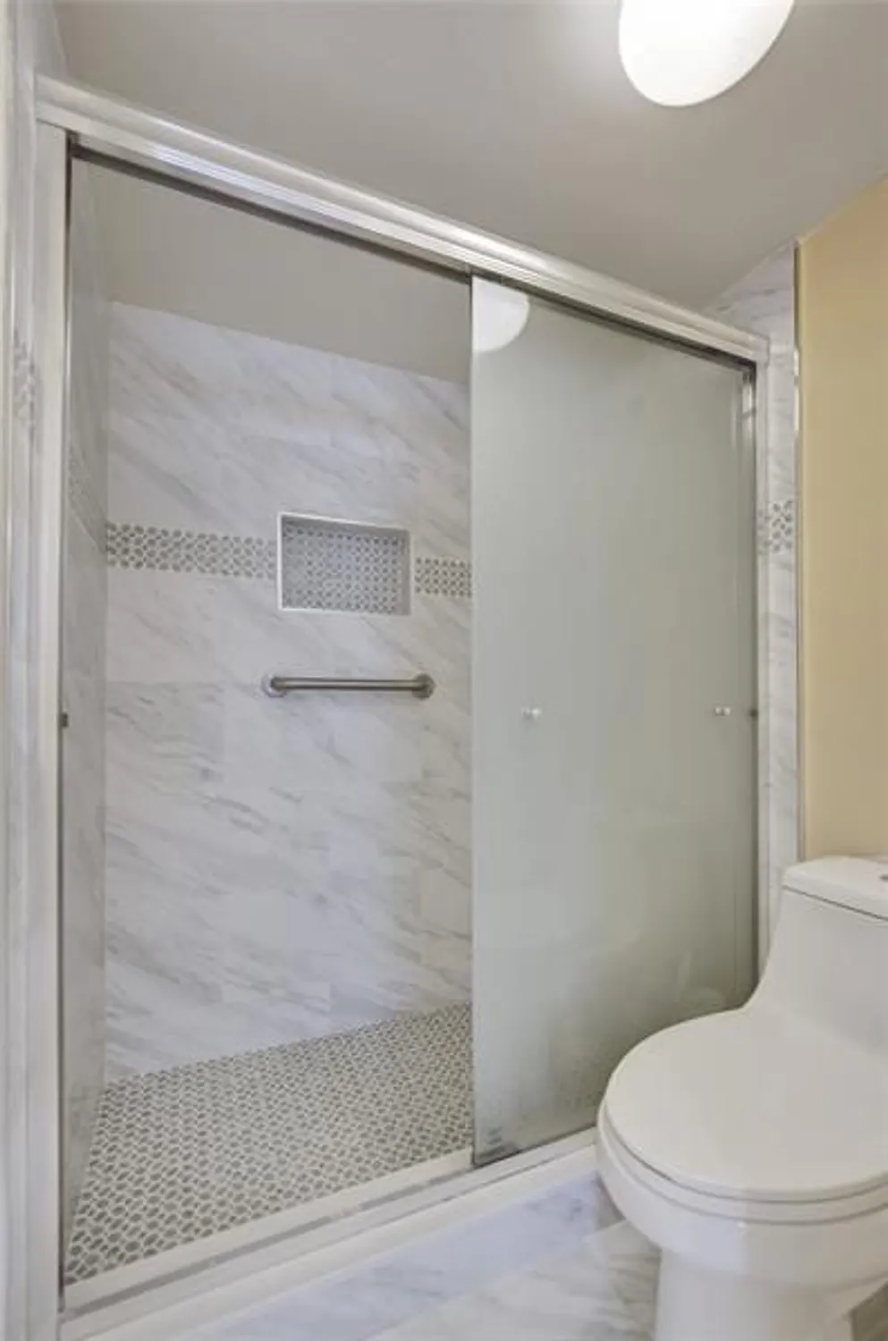 Property Slideshow image 12 of 29 | 900 colony point cir apt 221, Pembroke Pines, FL, 33026