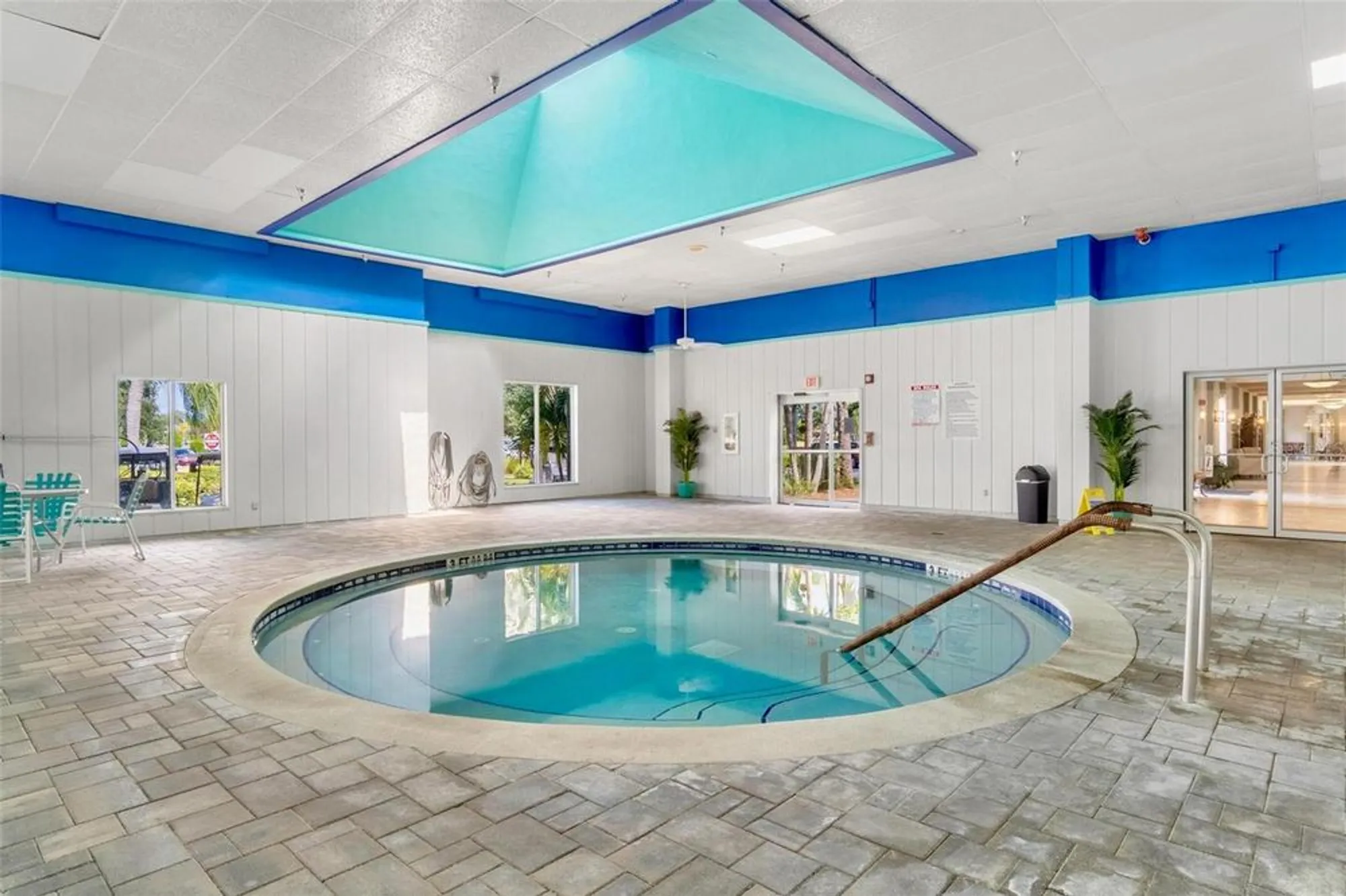 Property Slideshow image 24 of 33 | 201 bedford trl apt 123, Sun City Center, FL, 33573