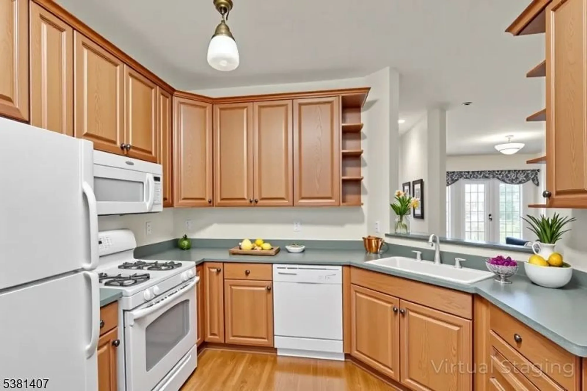 Property Slideshow image 8 of 18 | 5006 brookfield glen dr # 06, Belvidere, NJ, 07823