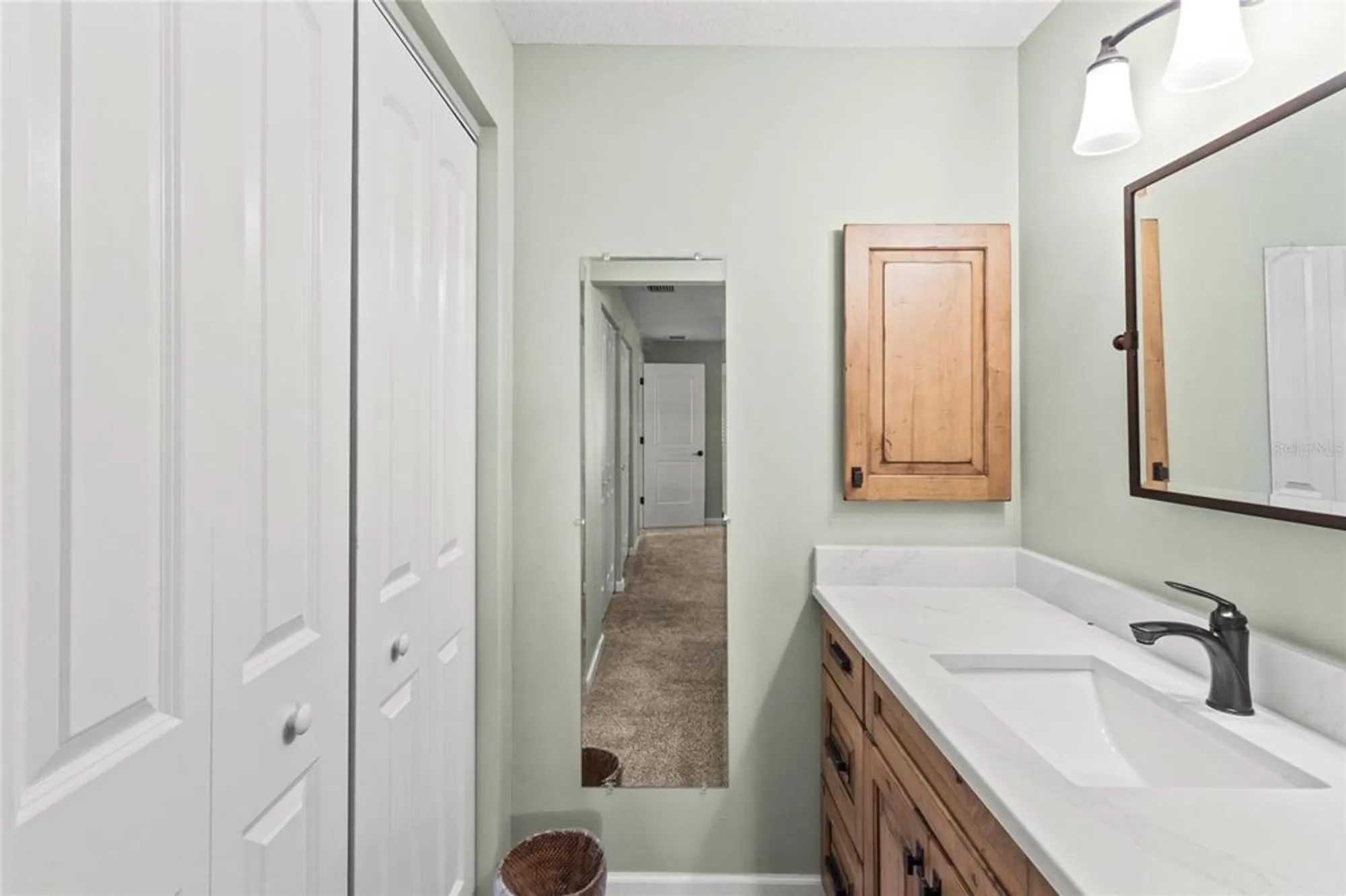 Property Slideshow image 19 of 38 | 7143 fairway bend ln, Sarasota, FL, 34243